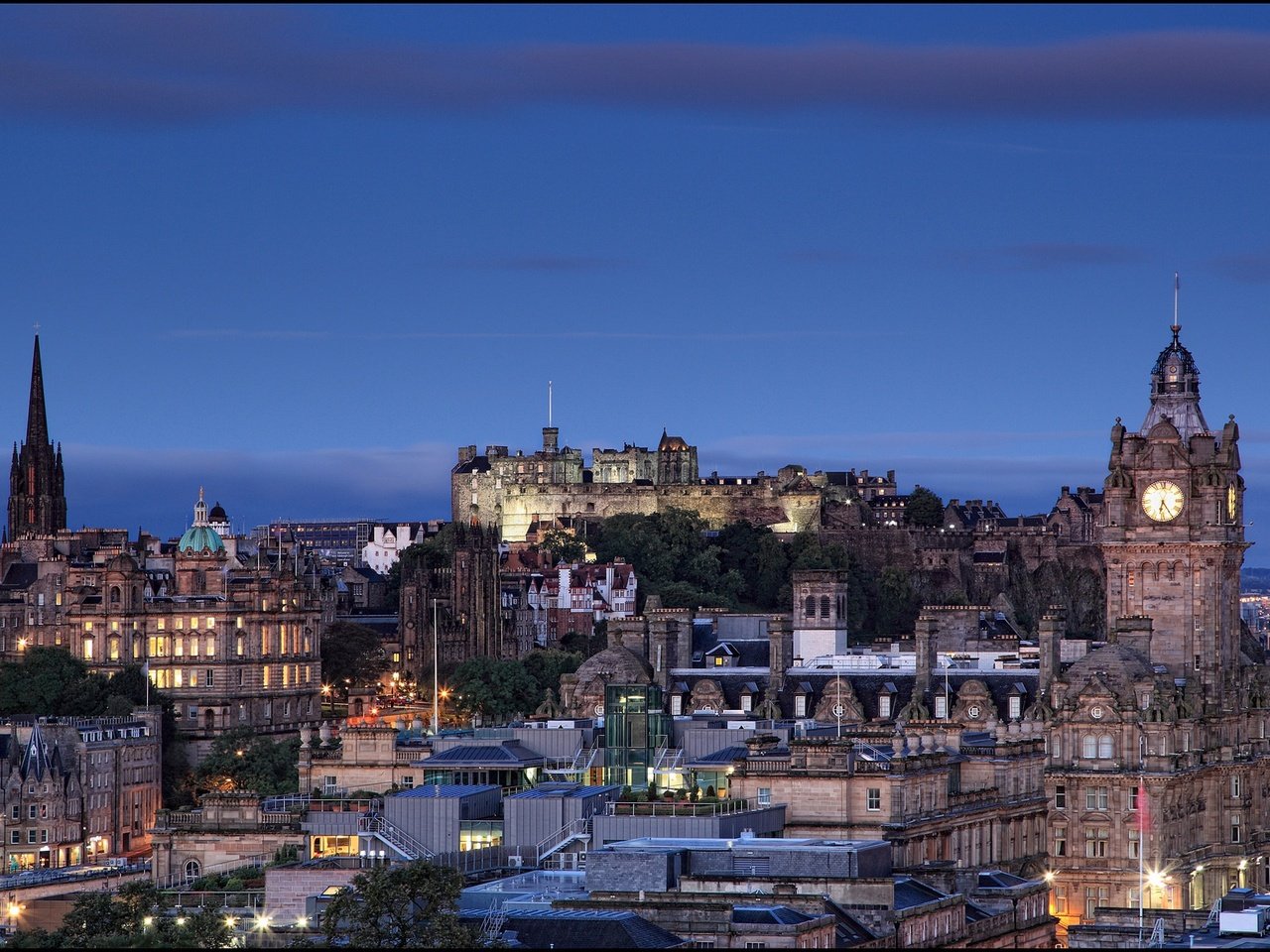 Обои ночь, огни, город, шотландия, эдинбург, calton hill, night, lights, the city, scotland, edinburgh разрешение 2048x1318 Загрузить