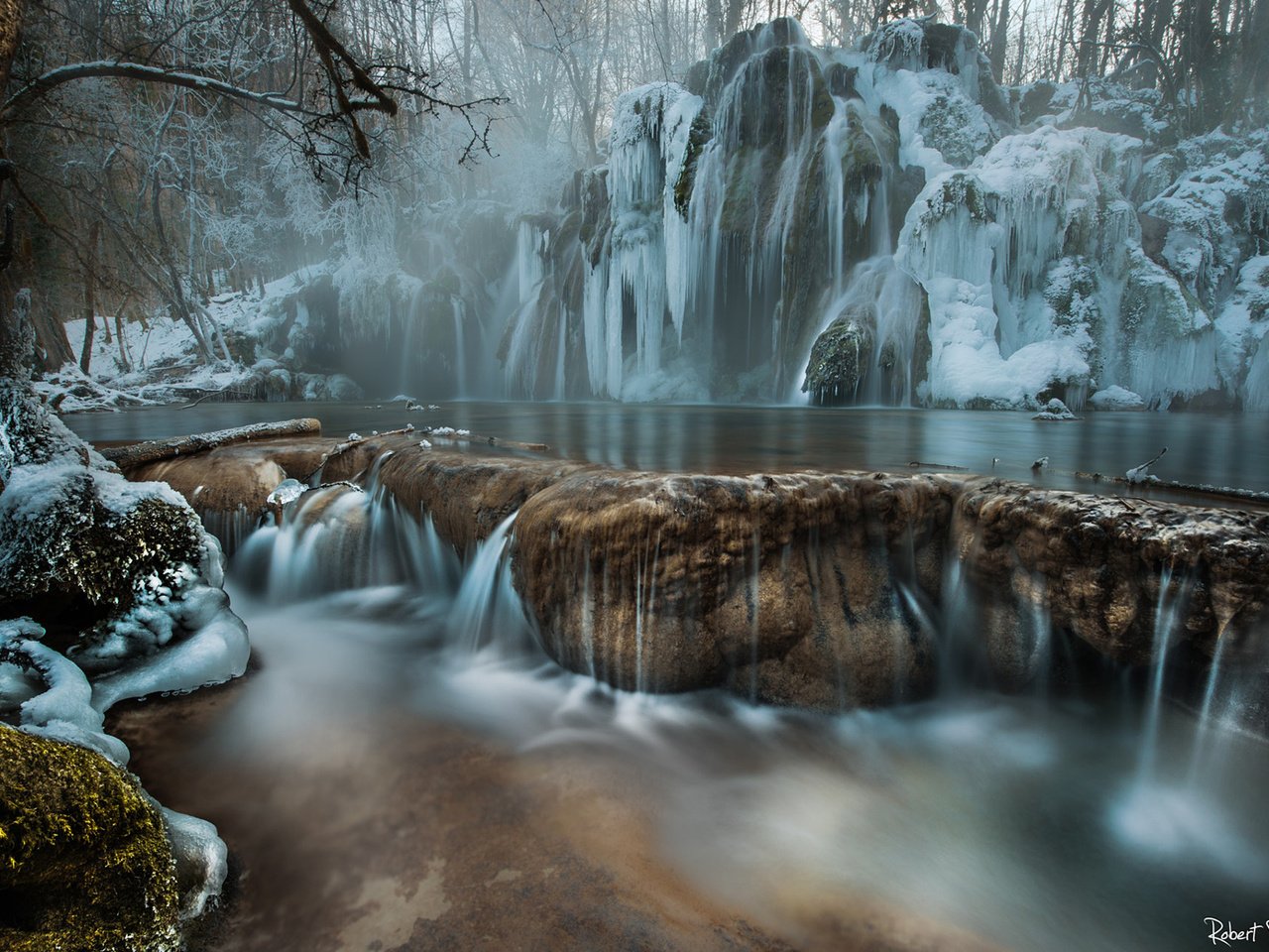 Обои река, robert didierjean, замерзший водопад, скалы, природа, лес, водопад, иней, сосульки, заморозки, river, rocks, nature, forest, waterfall, frost, icicles, freezing разрешение 1920x1200 Загрузить