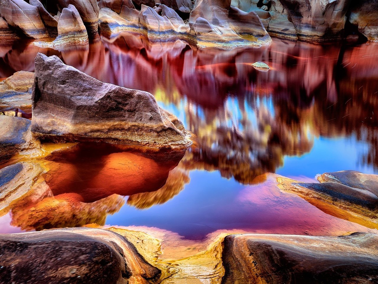 Обои река, природа, отражение, пейзаж, каньон, испания, рельеф, rio tinto, river, nature, reflection, landscape, canyon, spain, relief разрешение 2048x1156 Загрузить