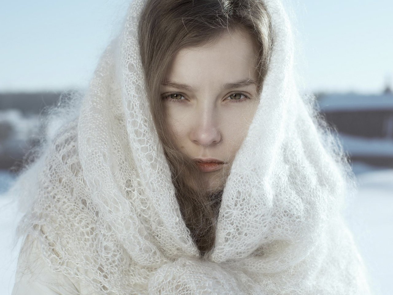 Обои зима, девушка, портрет, взгляд, модель, лицо, платок, фотосессия, winter, girl, portrait, look, model, face, shawl, photoshoot разрешение 2125x1080 Загрузить