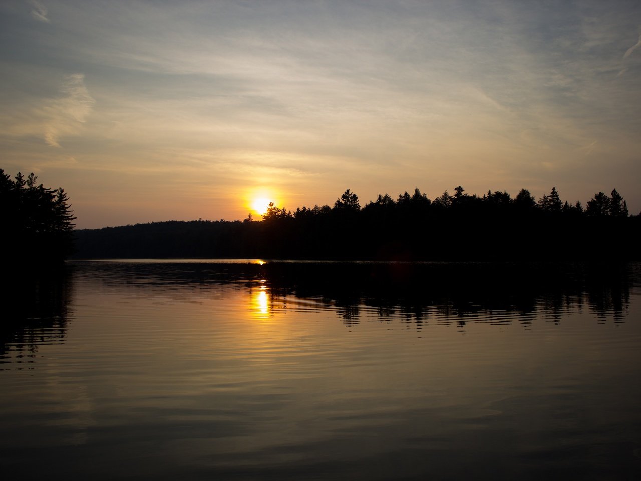 Обои небо, вечер, река, солнце, природа, лес, горизонт, the sky, the evening, river, the sun, nature, forest, horizon разрешение 3840x2560 Загрузить