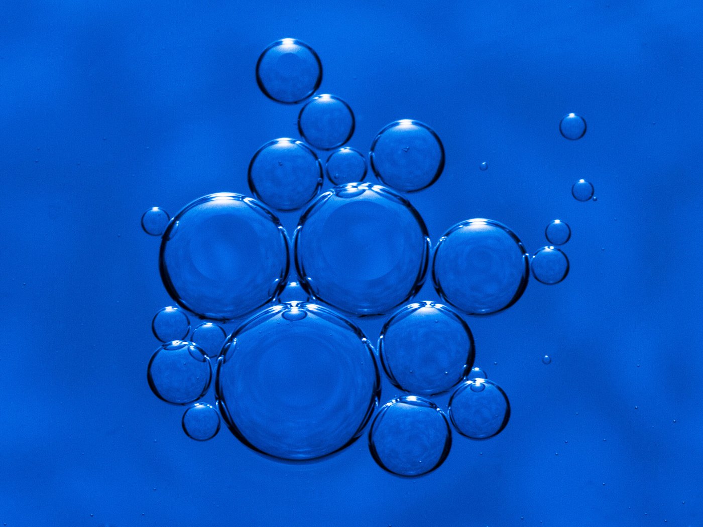 Обои вода, воздух, масло, пузырьки, жидкость, water, the air, oil, bubbles, liquid разрешение 2048x1357 Загрузить