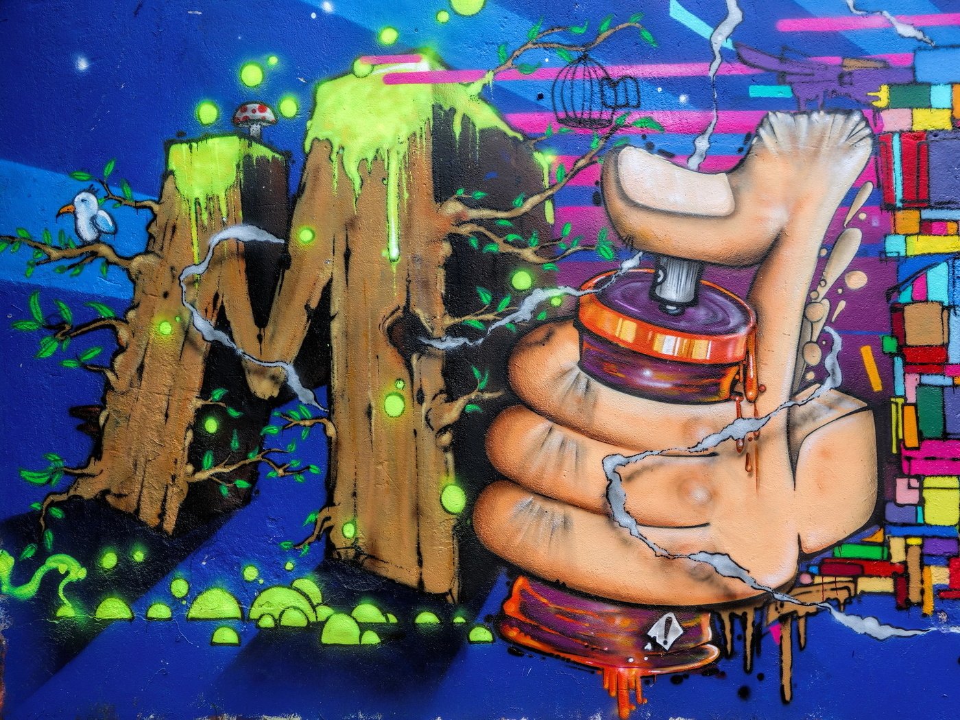 Обои арт, рука, город, стена, графити, art, hand, the city, wall, grafiti разрешение 2047x1289 Загрузить