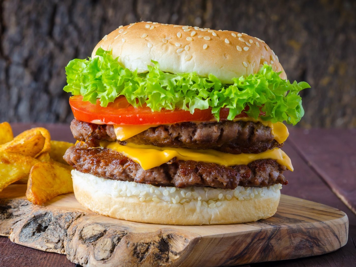 Обои гамбургер, фастфуд, котлета, быстрое питание, фаст-фуд, мясо, помидор, салат, булочка, сэндвич, помидорами, hamburger, fast food, patty, meat, tomato, salad, bun, sandwich, tomatoes разрешение 2880x1908 Загрузить