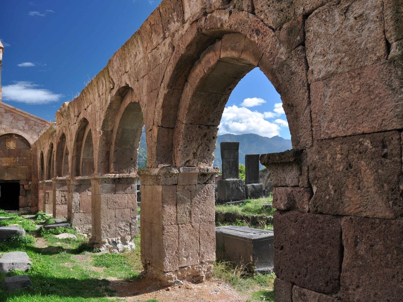 Обои небо, облака, крест, армения, айастан, the sky, clouds, cross, armenia, hayastan разрешение 4288x2848 Загрузить