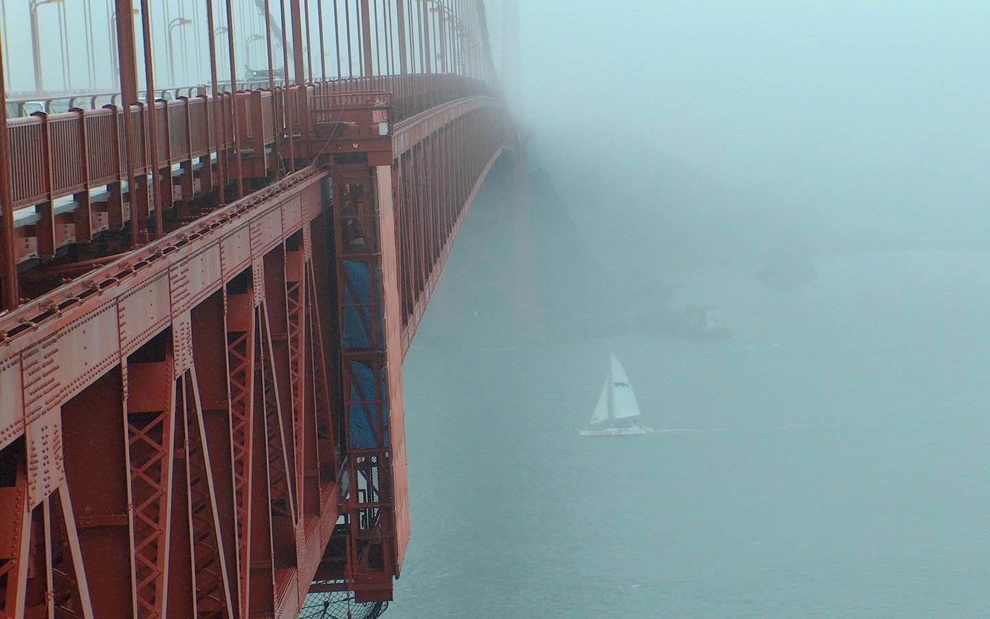 Обои туман, мост, парусник, красный, fog, bridge, sailboat, red разрешение 2608x1952 Загрузить