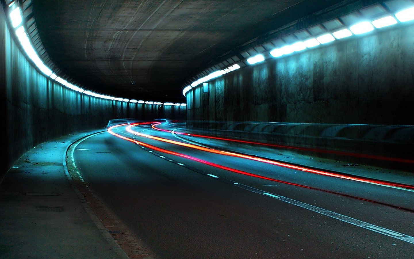 Обои дорога, огни, туннель, выдержка, фары, road, lights, the tunnel, excerpt разрешение 1920x1440 Загрузить