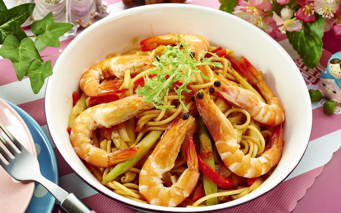 Обои овощи, морепродукты, креветки, паста, vegetables, seafood, shrimp, pasta разрешение 2048x1363 Загрузить