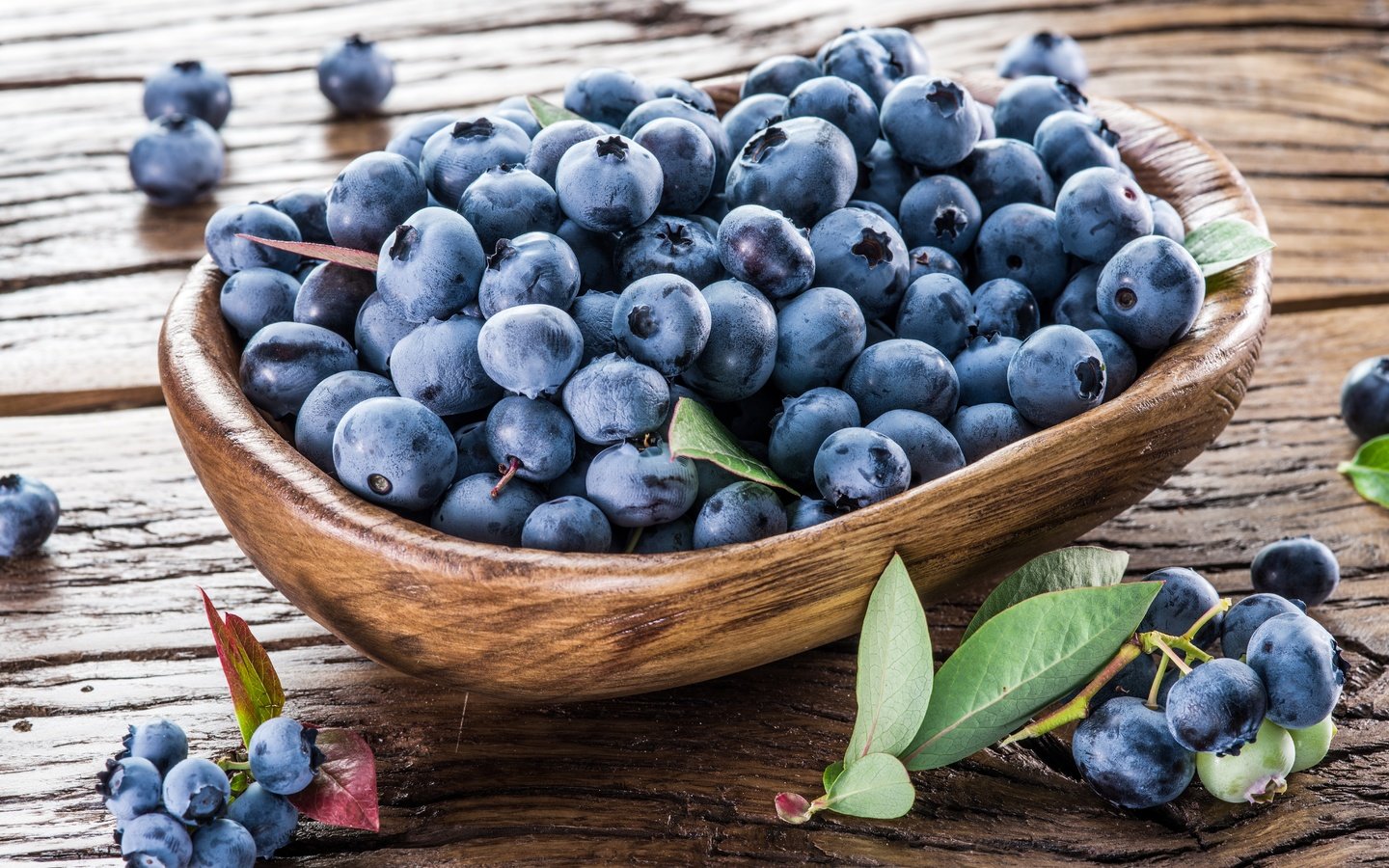 Обои ягоды, лесные ягоды, черника, корзинка, дерева, парное, черничный, berries, blueberries, basket, wood, fresh, blueberry разрешение 8256x6192 Загрузить