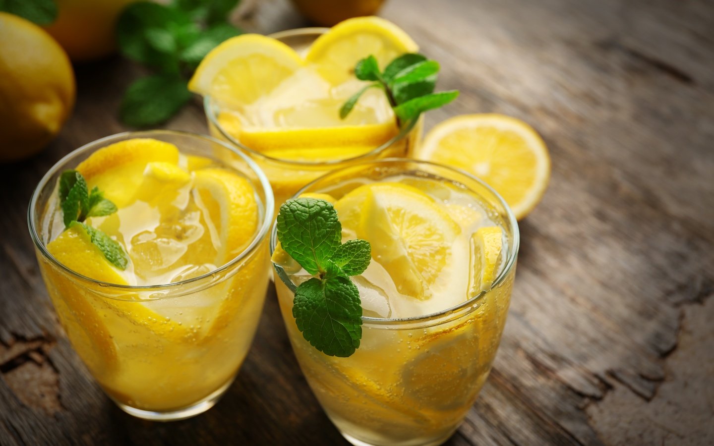 Обои мята, напиток, фрукты, лимон, цитрус, стаканы, лимонад, mint, drink, fruit, lemon, citrus, glasses, lemonade разрешение 5760x3840 Загрузить