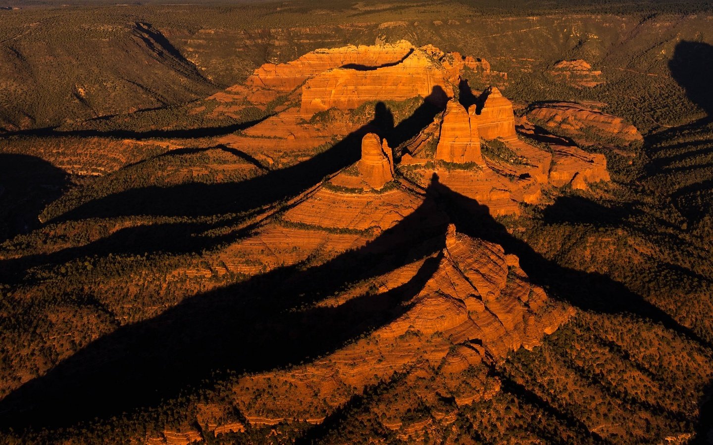 Обои горы, скалы, закат, каньон, тень, сша, аризона, mountains, rocks, sunset, canyon, shadow, usa, az разрешение 2048x1152 Загрузить