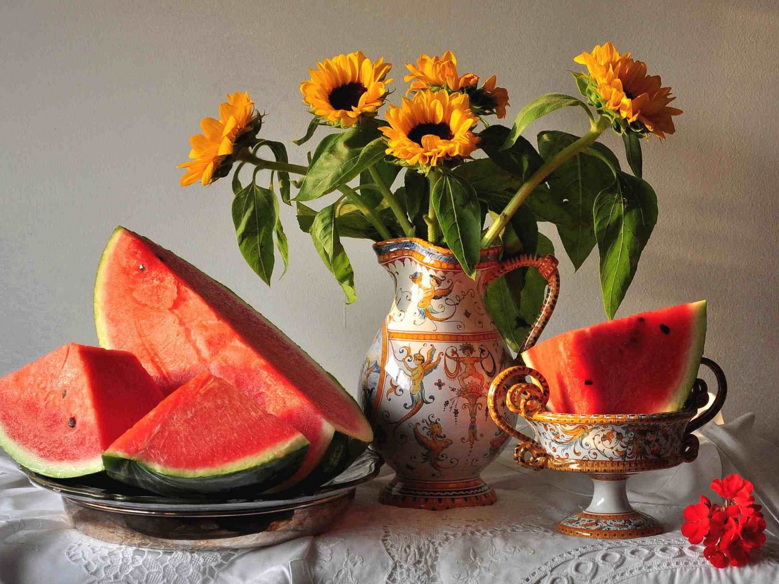 Обои цветы, арбуз, кувшин, натюрморт, flowers, watermelon, pitcher, still life разрешение 2048x1390 Загрузить