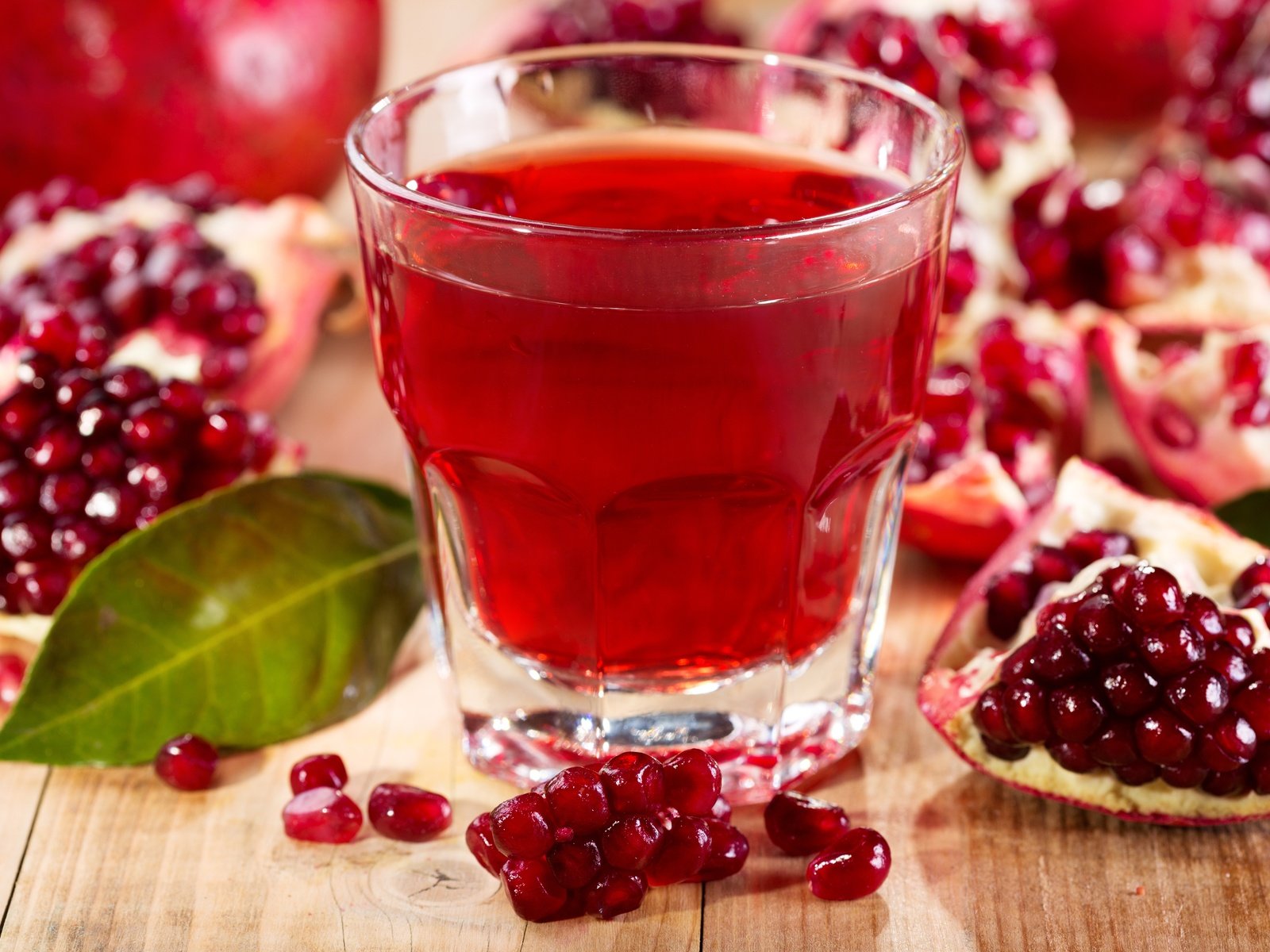 Обои фрукты, зерна, гранат, сок, гранатовый сок, fruit, grain, garnet, juice, pomegranate juice разрешение 4700x3422 Загрузить