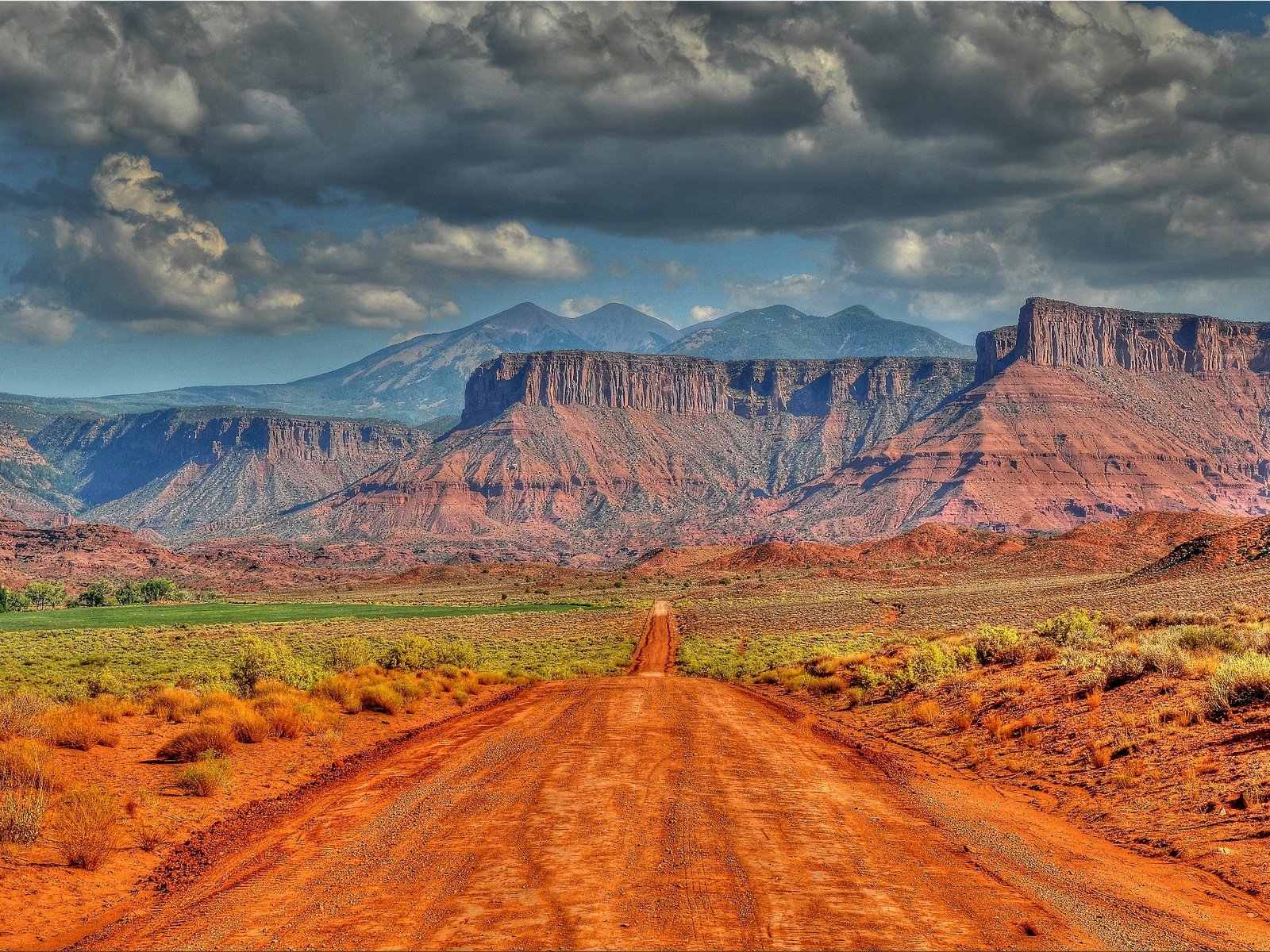 Обои дорога, горы, скалы, пейзаж, штат юта, road, mountains, rocks, landscape, utah разрешение 2880x1915 Загрузить