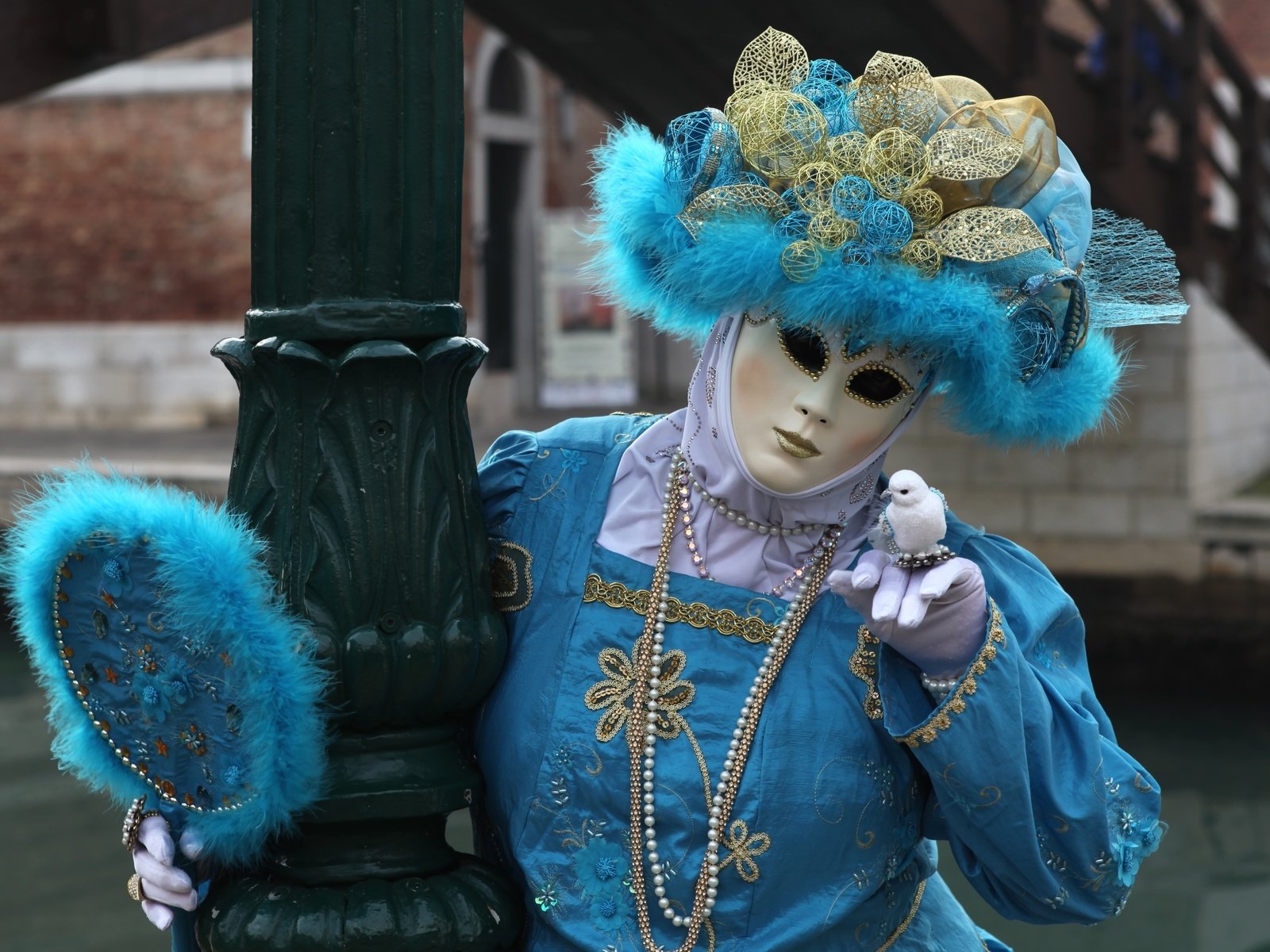 Обои маска, венеция, костюм, наряд, карнавал, дама, mask, venice, costume, outfit, carnival, lady разрешение 3000x1972 Загрузить