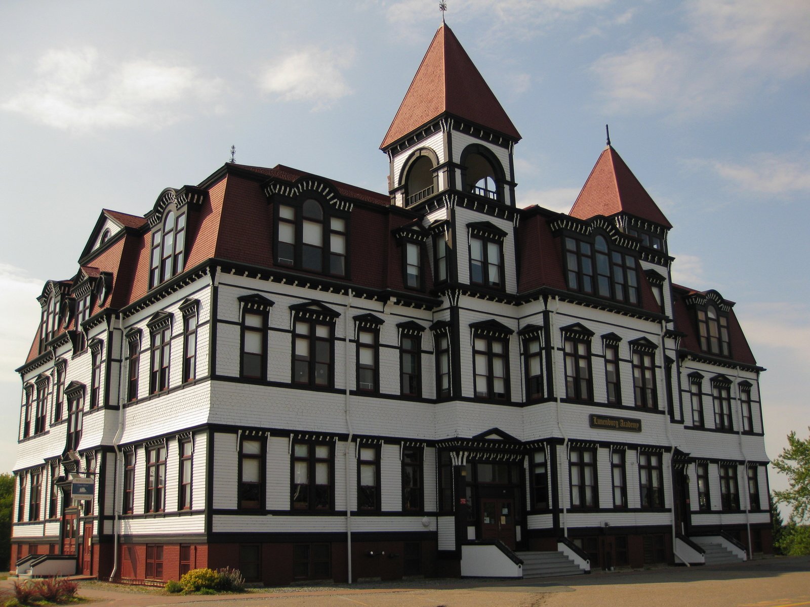 Обои здание, здания, канада, луненберг, the building, building, canada, lunenburg разрешение 3648x2736 Загрузить