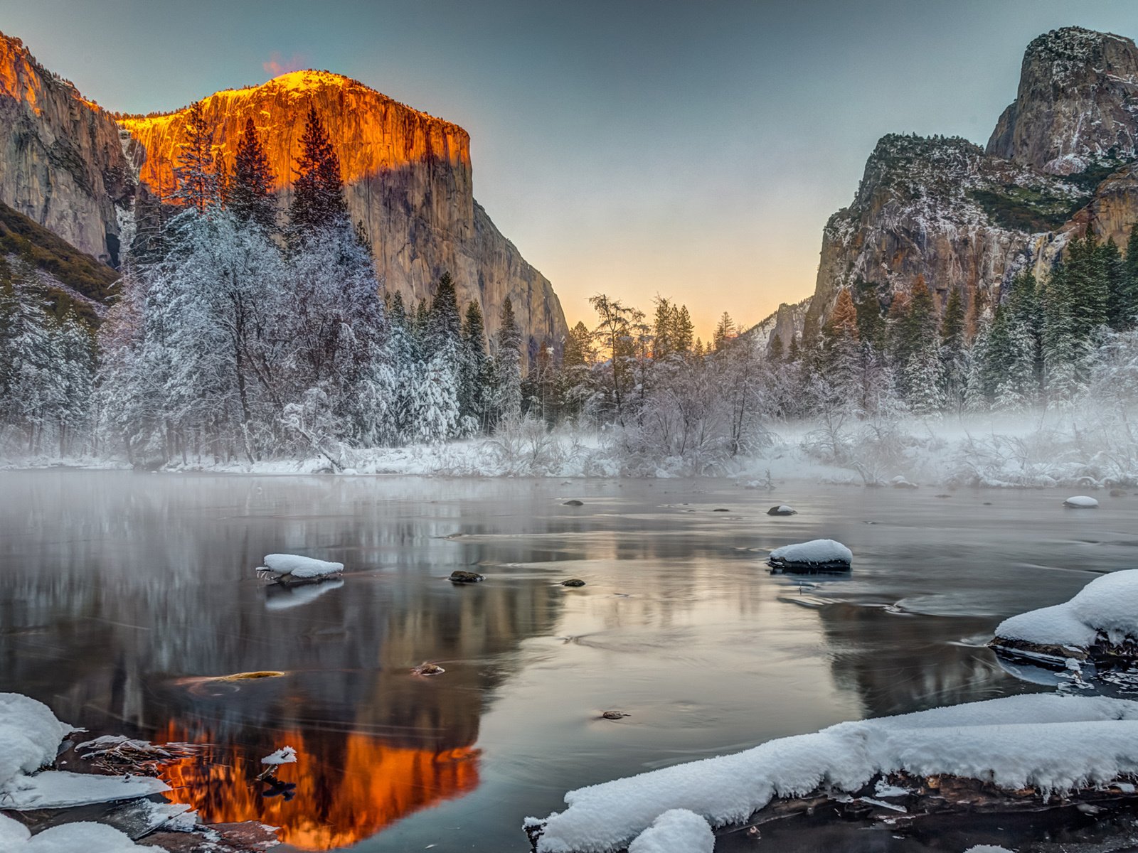 Обои река, горы, природа, лес, зима, отражение, пейзаж, river, mountains, nature, forest, winter, reflection, landscape разрешение 1920x1200 Загрузить