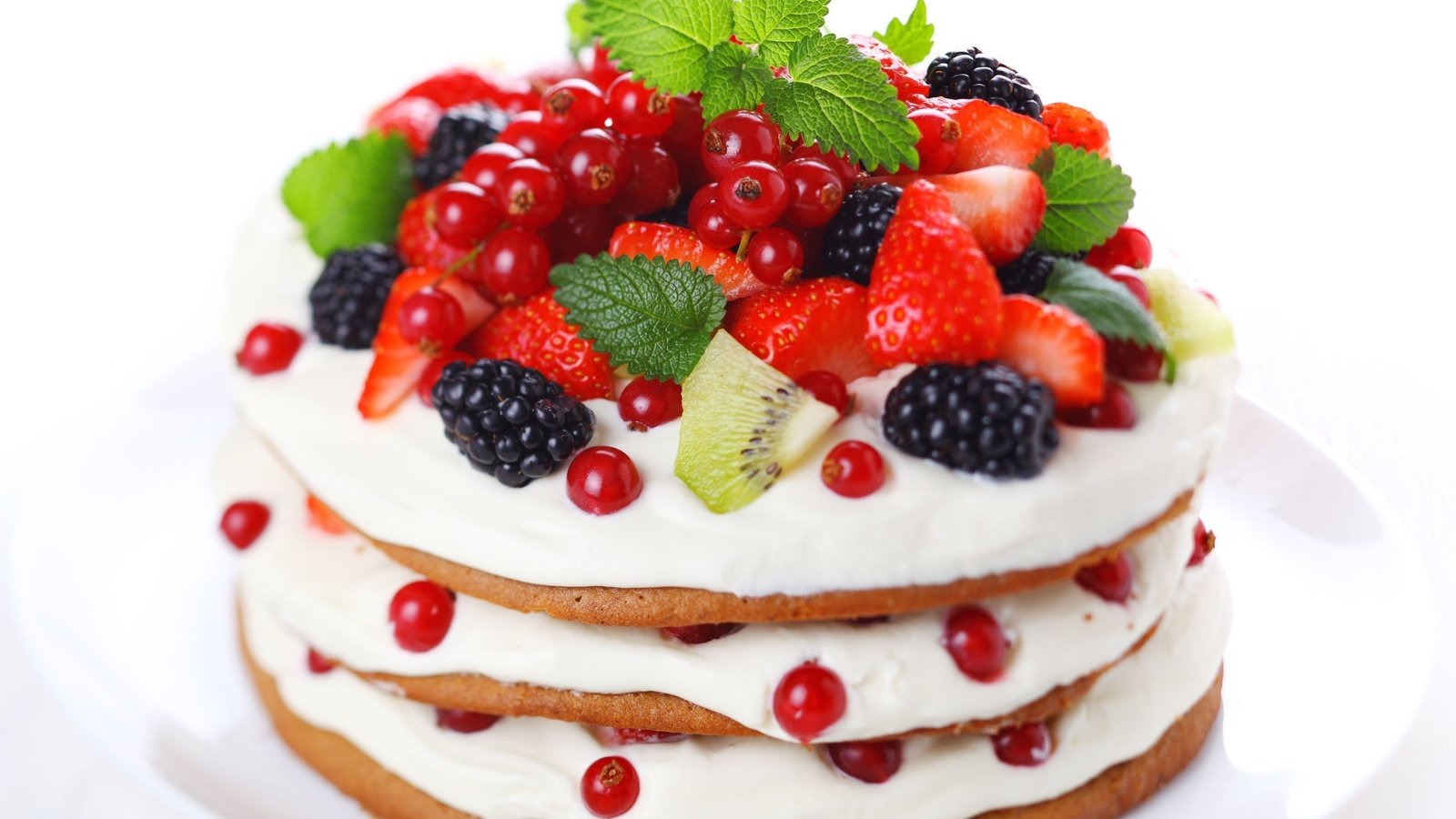 Обои клубника, ягоды, киви, ежевика, смородина, тортик, strawberry, berries, kiwi, blackberry, currants, cake разрешение 2560x1785 Загрузить