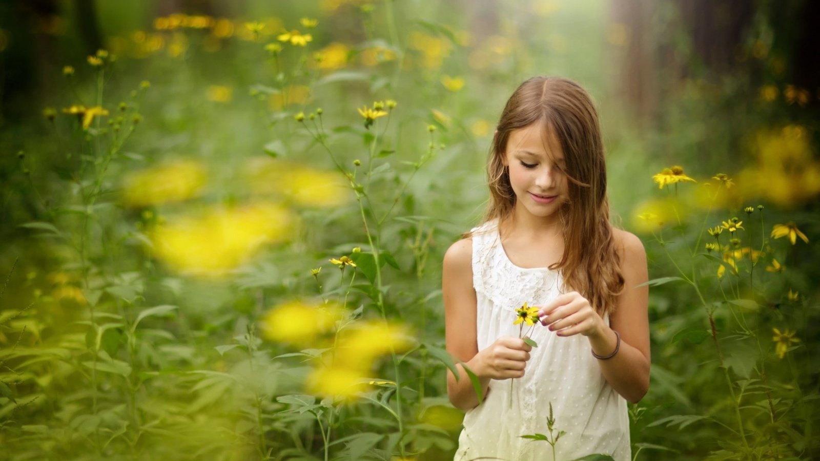 Обои цветы, природа, девочка, flowers, nature, girl разрешение 1920x1200 Загрузить