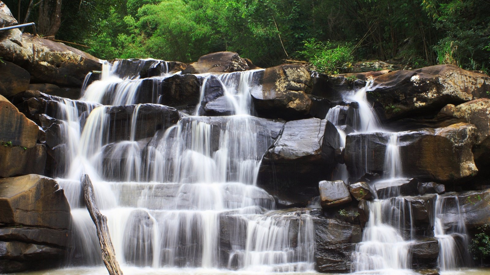 Обои деревья, природа, водопад, деревь, the nature, a waterfall, trees, nature, waterfall разрешение 2880x1920 Загрузить