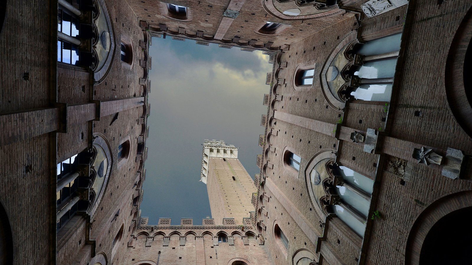 Обои небо, башня, италия, сиена, the sky, tower, italy, siena разрешение 2048x1342 Загрузить