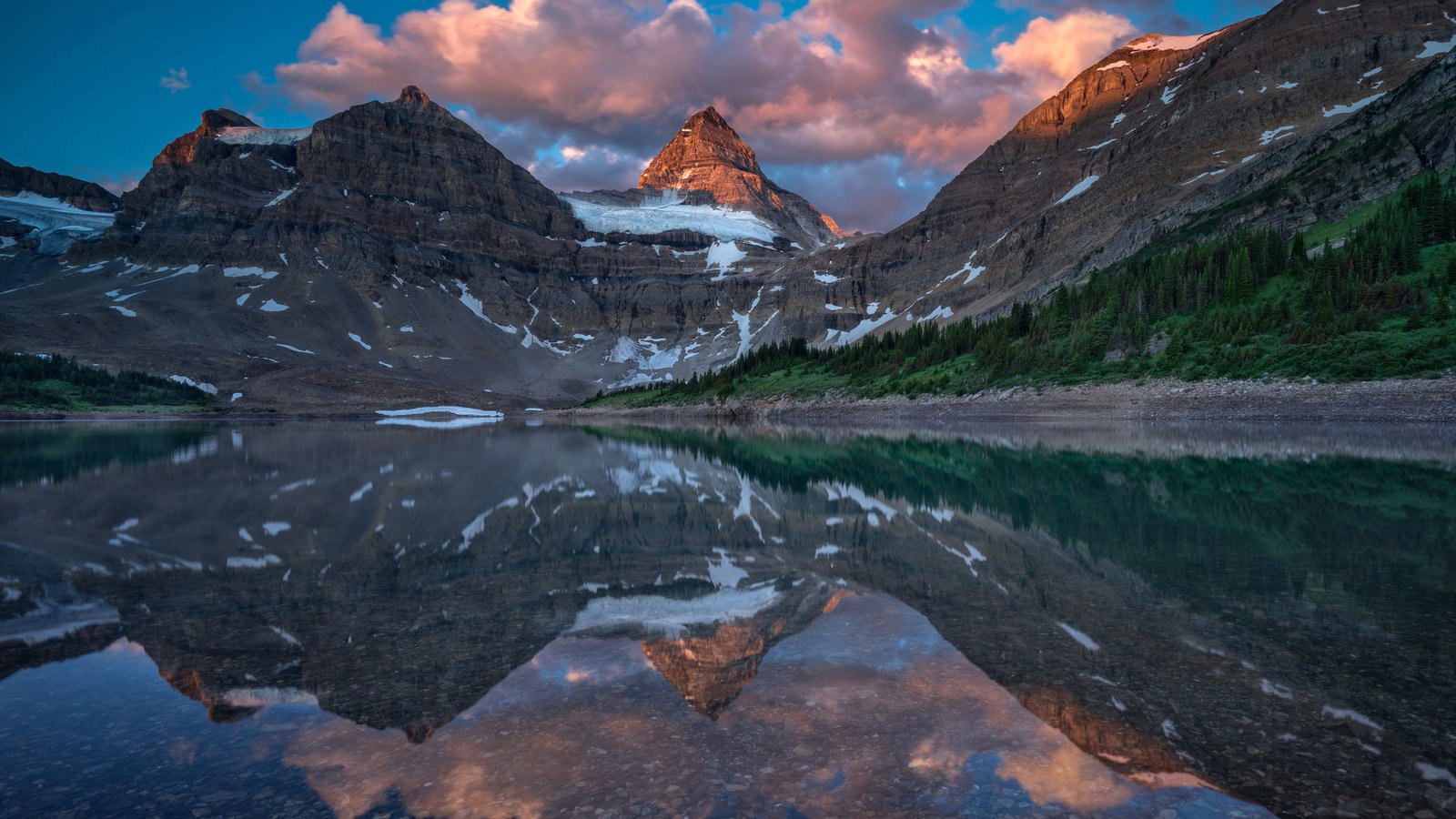 Обои озеро, горы, снег, отражение, канада, британская колумбия, lake, mountains, snow, reflection, canada, british columbia разрешение 2048x1367 Загрузить