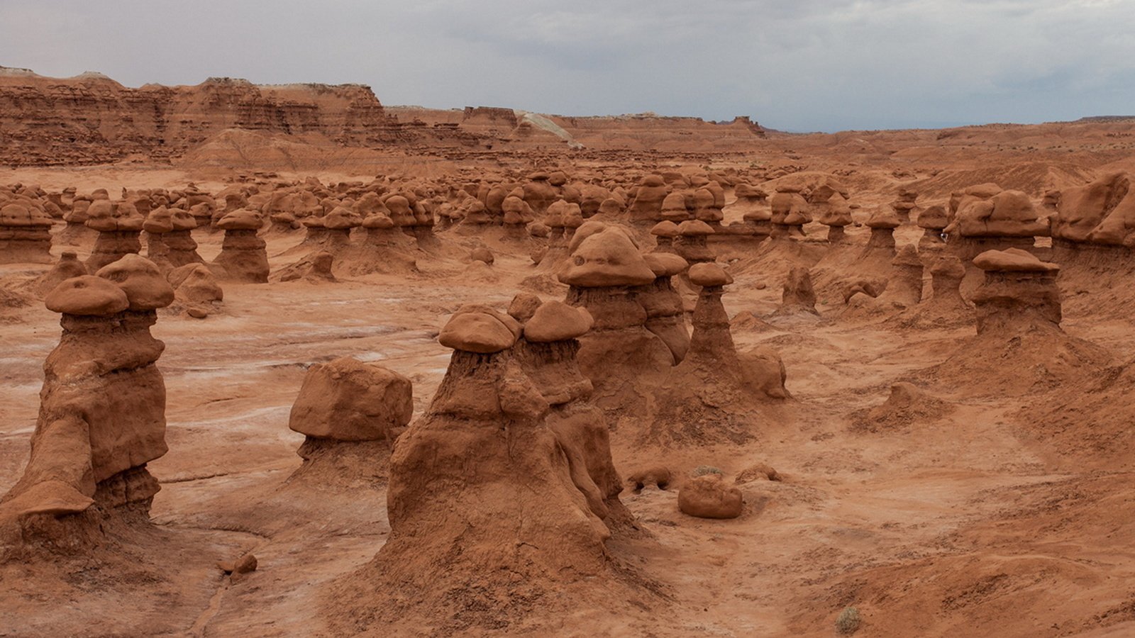 Обои каньон, красота, сша, штат юта, гоблин долина, чудеса природы., canyon, beauty, usa, utah, goblin valley, the wonders of nature. разрешение 1920x1280 Загрузить