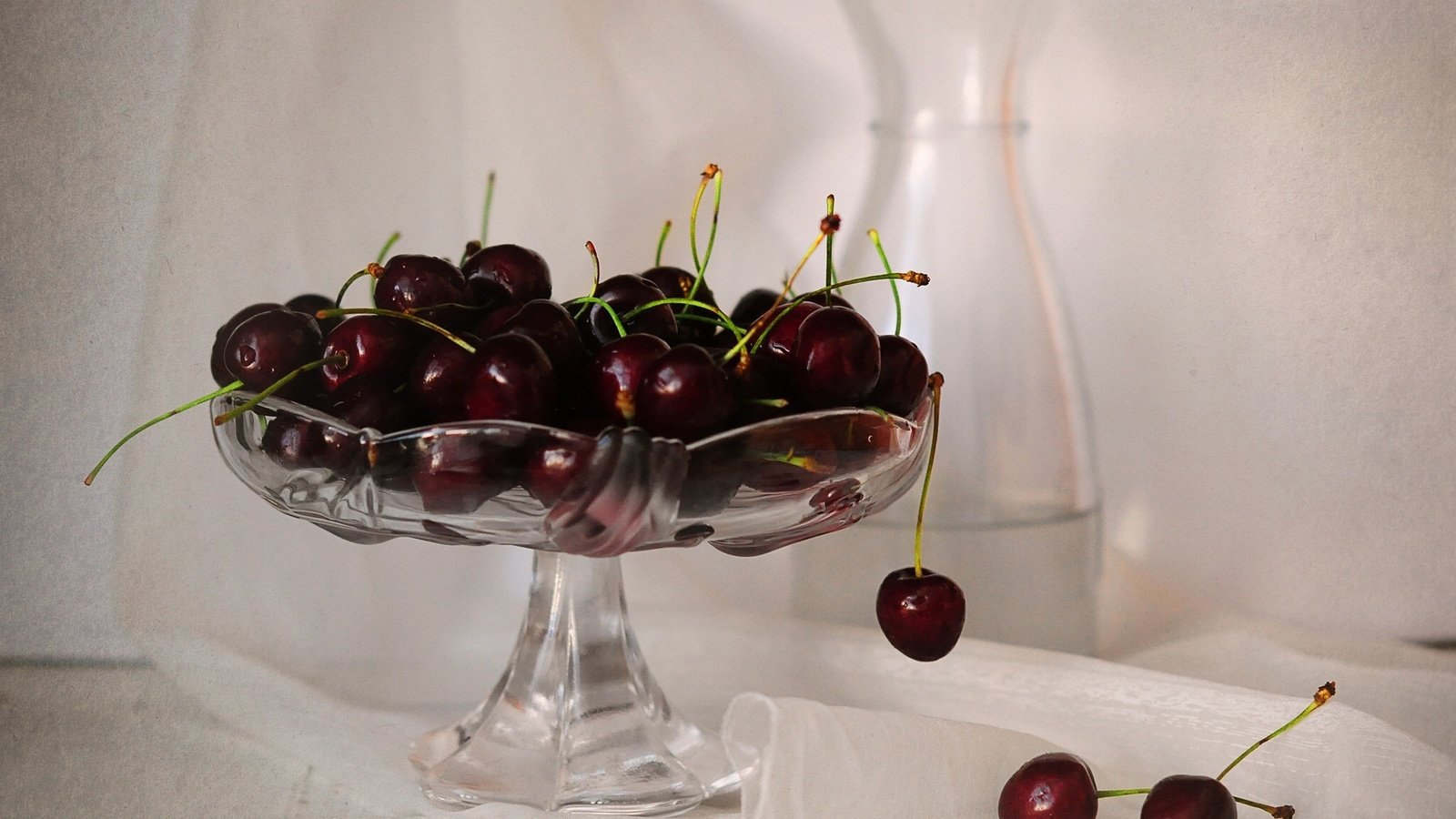 Обои черешня, ягоды, вишня, ваза, cherry, berries, vase разрешение 1920x1440 Загрузить