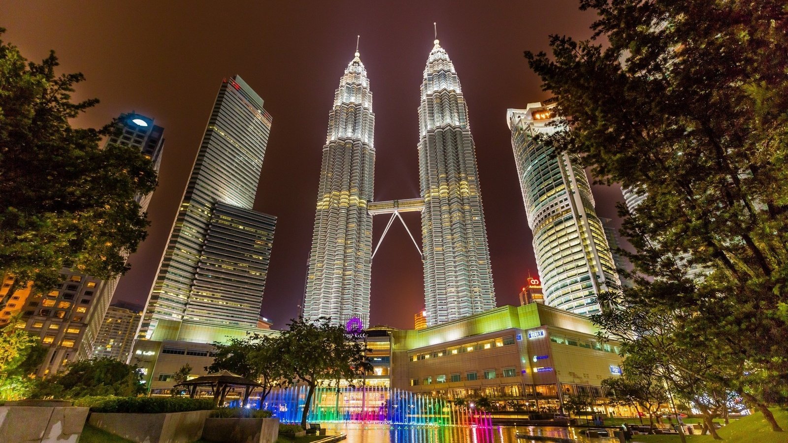 Обои башни, малайзия, куала-лумпур, башни петронас, tower, malaysia, kuala lumpur, petronas twin towers разрешение 2048x1340 Загрузить