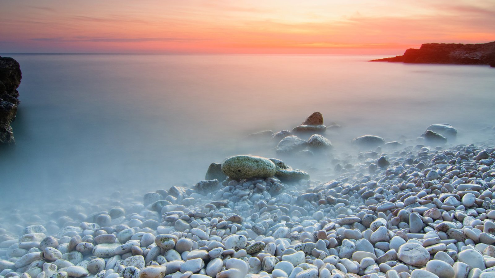 Обои небо, камни, берег, пейзаж, море, горизонт, the sky, stones, shore, landscape, sea, horizon разрешение 1920x1200 Загрузить