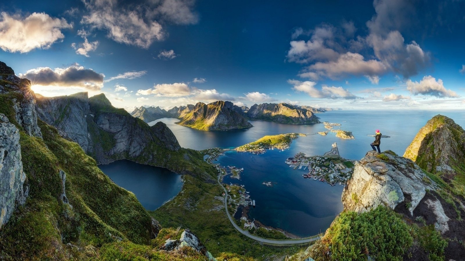 Обои горы, норвегия, скалы, фьорды, природа, пейзаж, человек, красота, высота, городок, mountains, norway, rocks, fjords, nature, landscape, people, beauty, height, town разрешение 1920x1080 Загрузить
