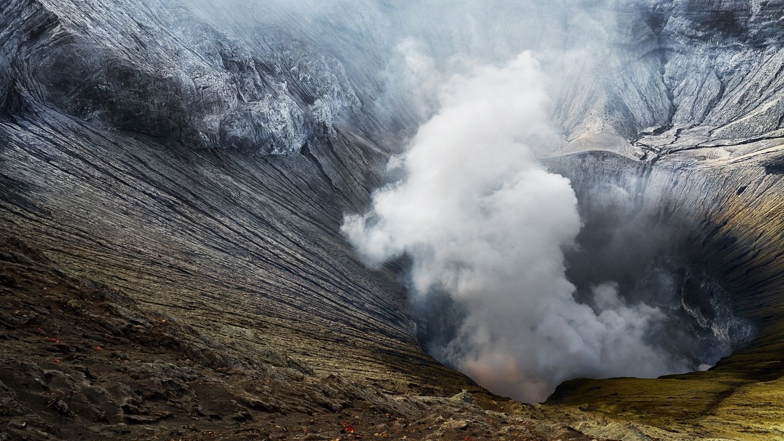 Обои природа, пейзаж, дым, кратер, вулкан, индонезия, ява, бромо, nature, landscape, smoke, crater, the volcano, indonesia, java, bromo разрешение 2500x1563 Загрузить