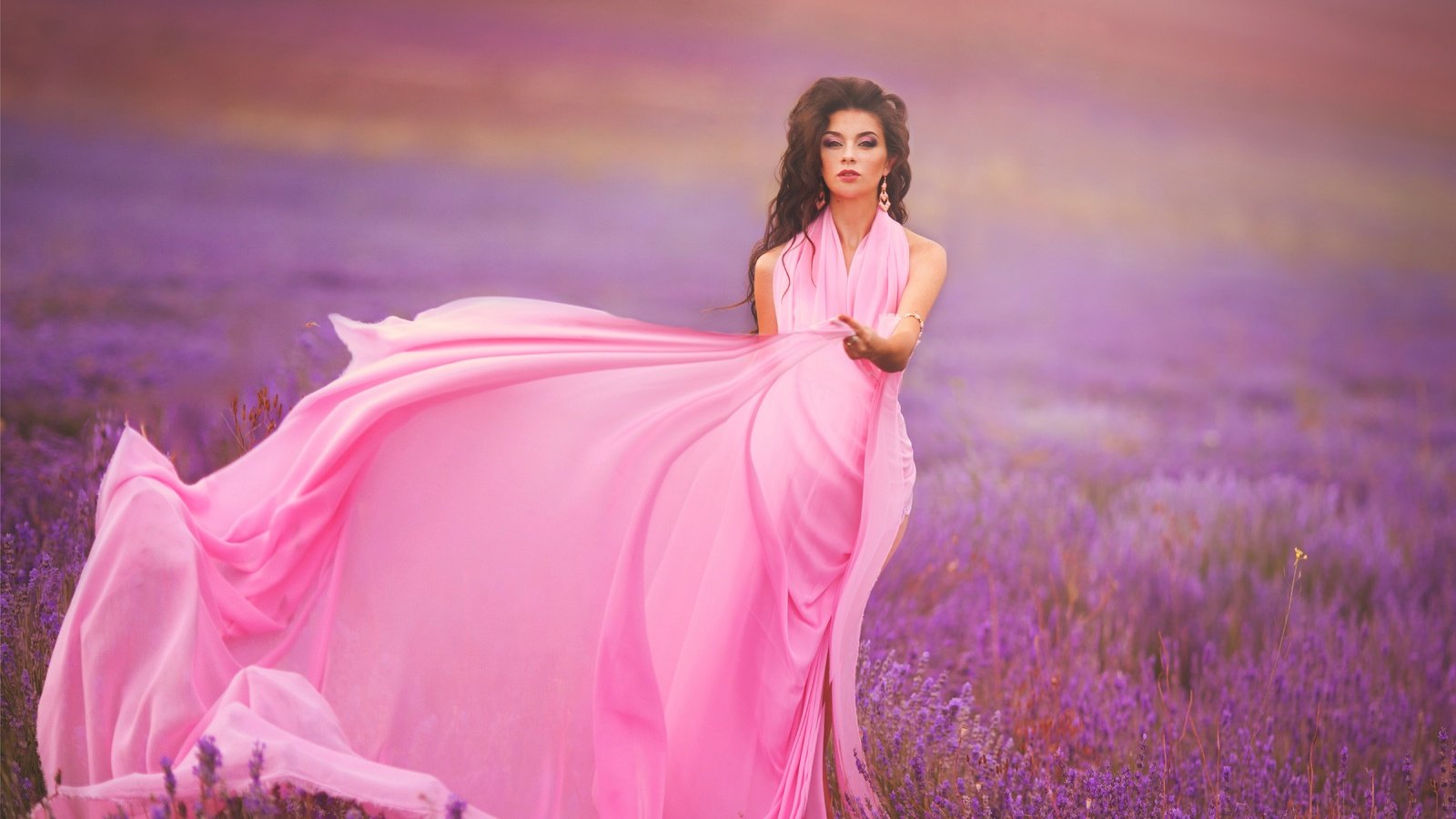 Обои цветы, девушка, поле, лаванда, взгляд, волосы, лицо, розовое платье, flowers, girl, field, lavender, look, hair, face, pink dress разрешение 7200x5629 Загрузить