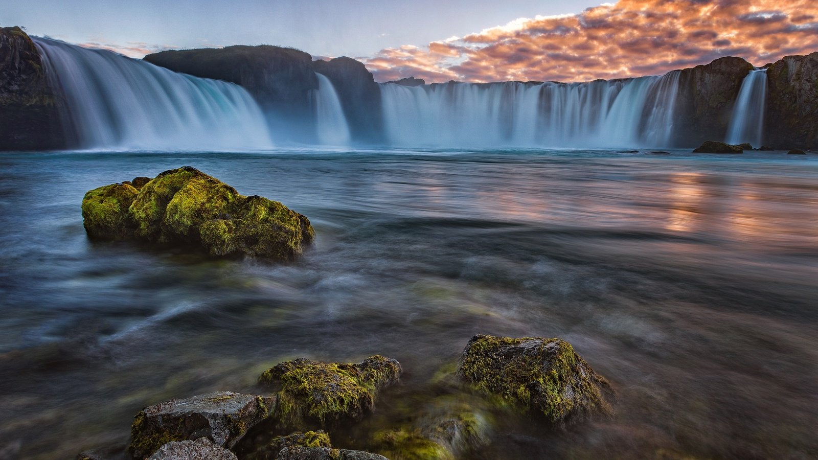 Обои небо, водопад годафосс, облака, вода, природа, камни, водопад, поток, исландия, the sky, clouds, water, nature, stones, waterfall, stream, iceland разрешение 2048x1272 Загрузить