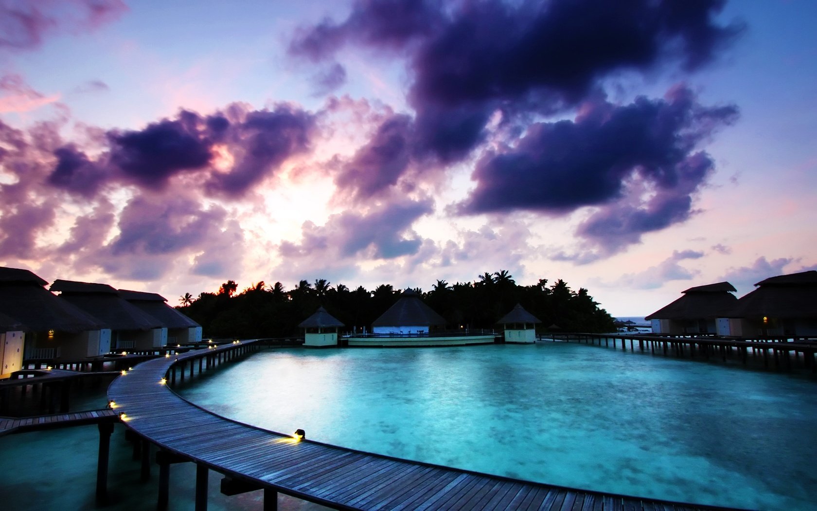 Обои восход, утро, пальмы, бассейн, отдых, бунгало, мальдивы, sunrise, morning, palm trees, pool, stay, bungalow, the maldives разрешение 2560x1600 Загрузить