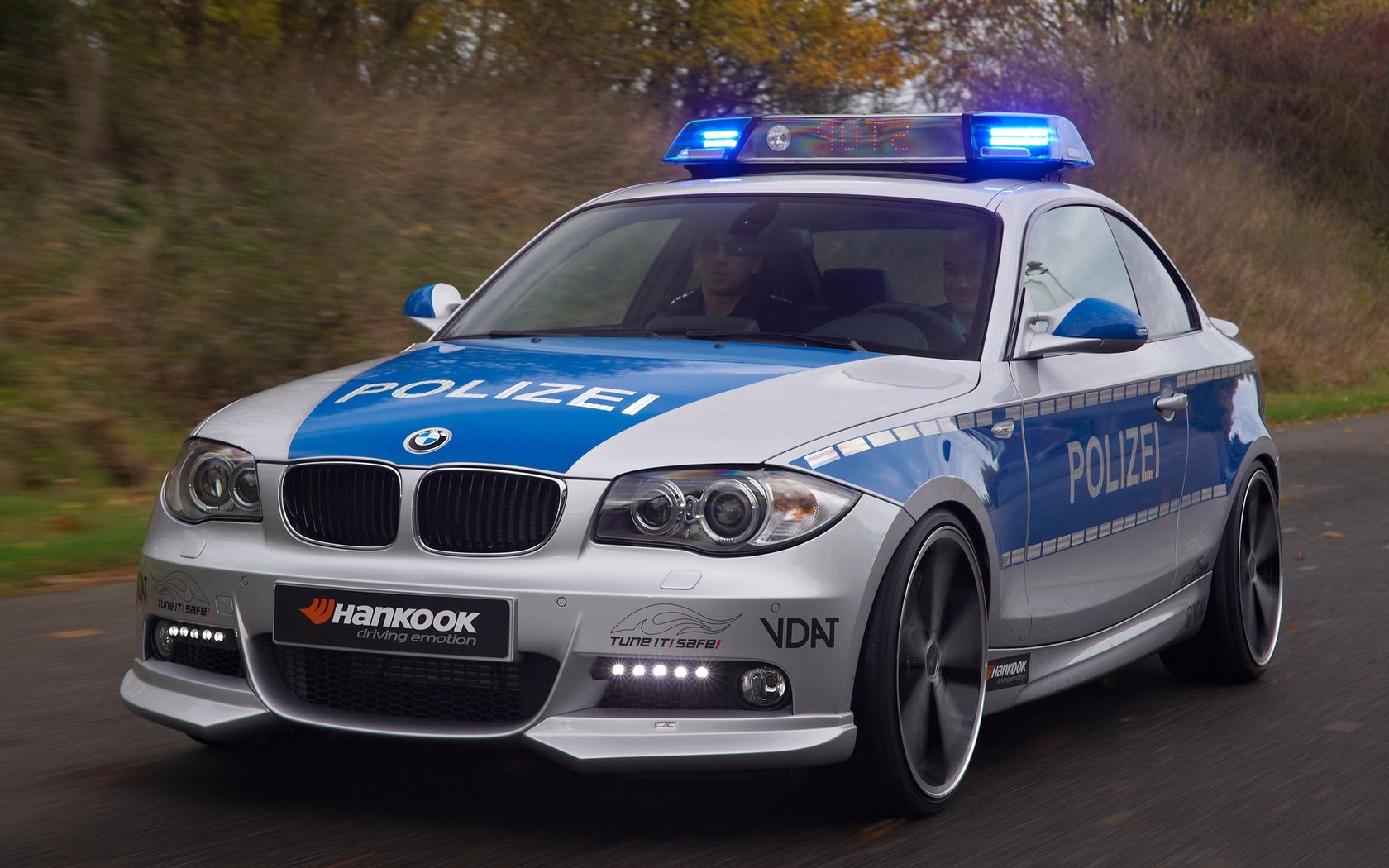 Обои avto, policiya разрешение 2048x1536 Загрузить