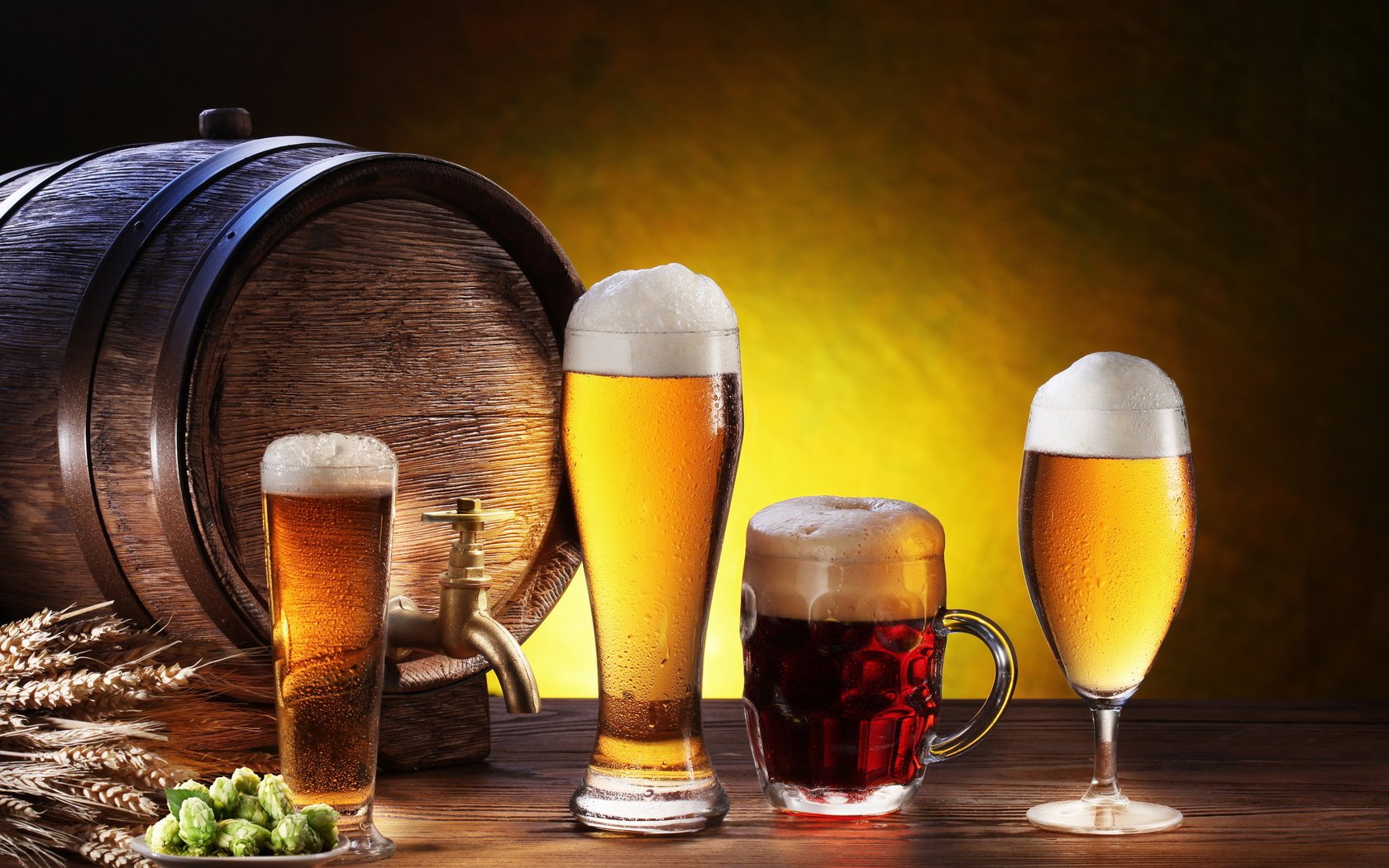 Обои бокал, колосья, кружка, стаканы, пиво, пена, бочонок, glass, ears, mug, glasses, beer, foam, barrel разрешение 2560x1440 Загрузить