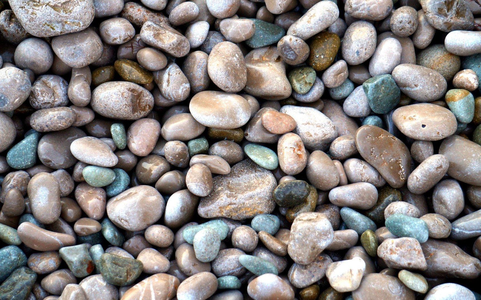 Обои камни, галька, макро, море, stones, pebbles, macro, sea разрешение 2400x1559 Загрузить