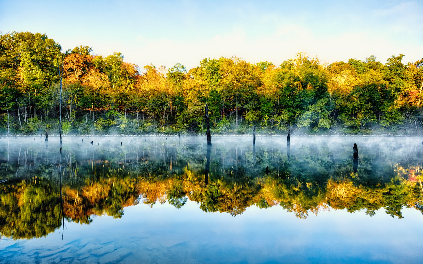 Обои деревья, озеро, природа, отражение, туман, trees, lake, nature, reflection, fog разрешение 2048x1365 Загрузить