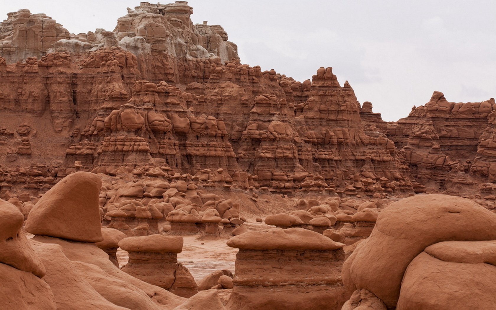 Обои каньон, красота, сша, штат юта, гоблин долина, canyon, beauty, usa, utah, goblin valley разрешение 1920x1280 Загрузить