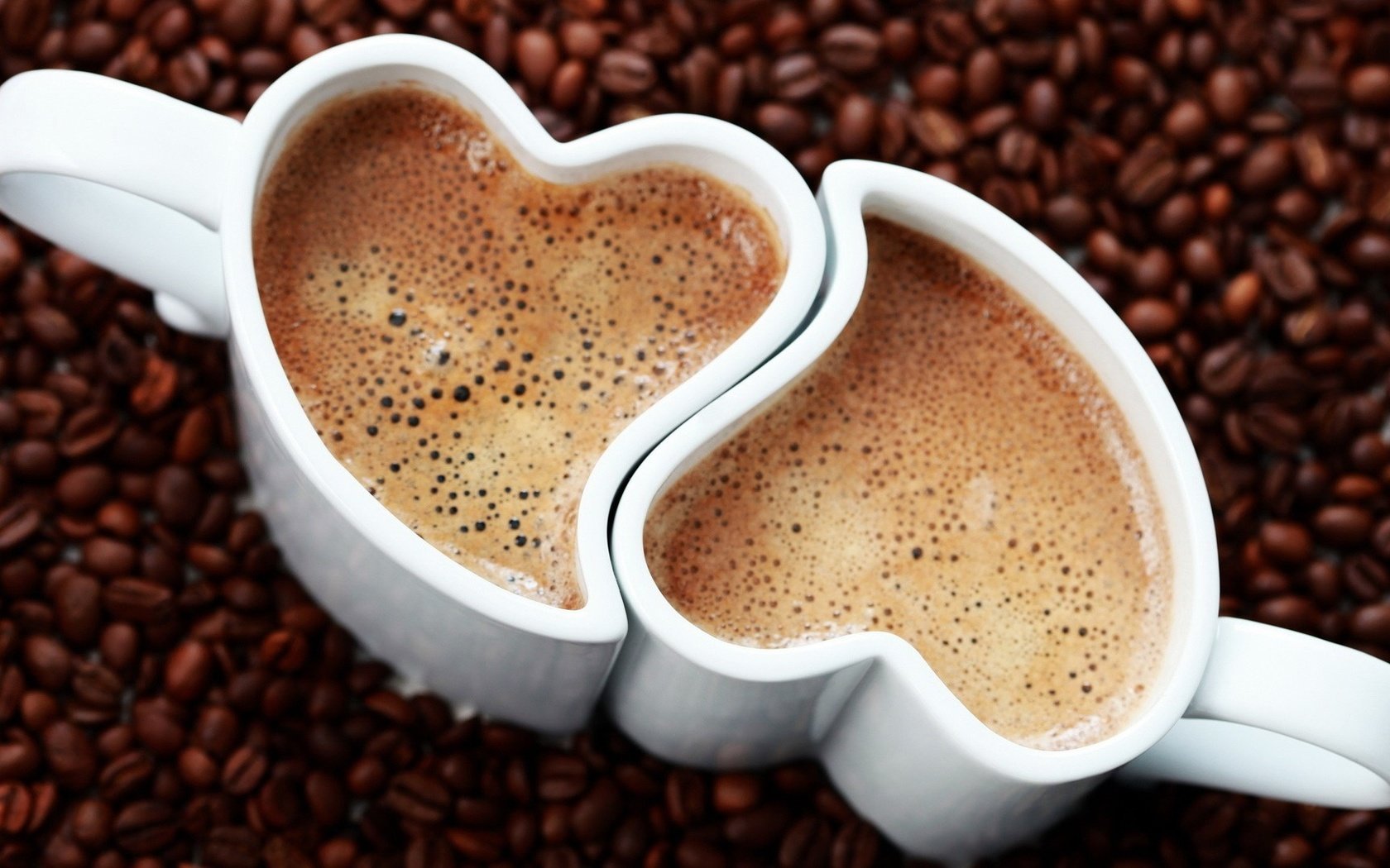 Обои кофе, сердце, любовь, кофейные зерна, чашки, пенка, coffee, heart, love, coffee beans, cup, foam разрешение 1920x1080 Загрузить