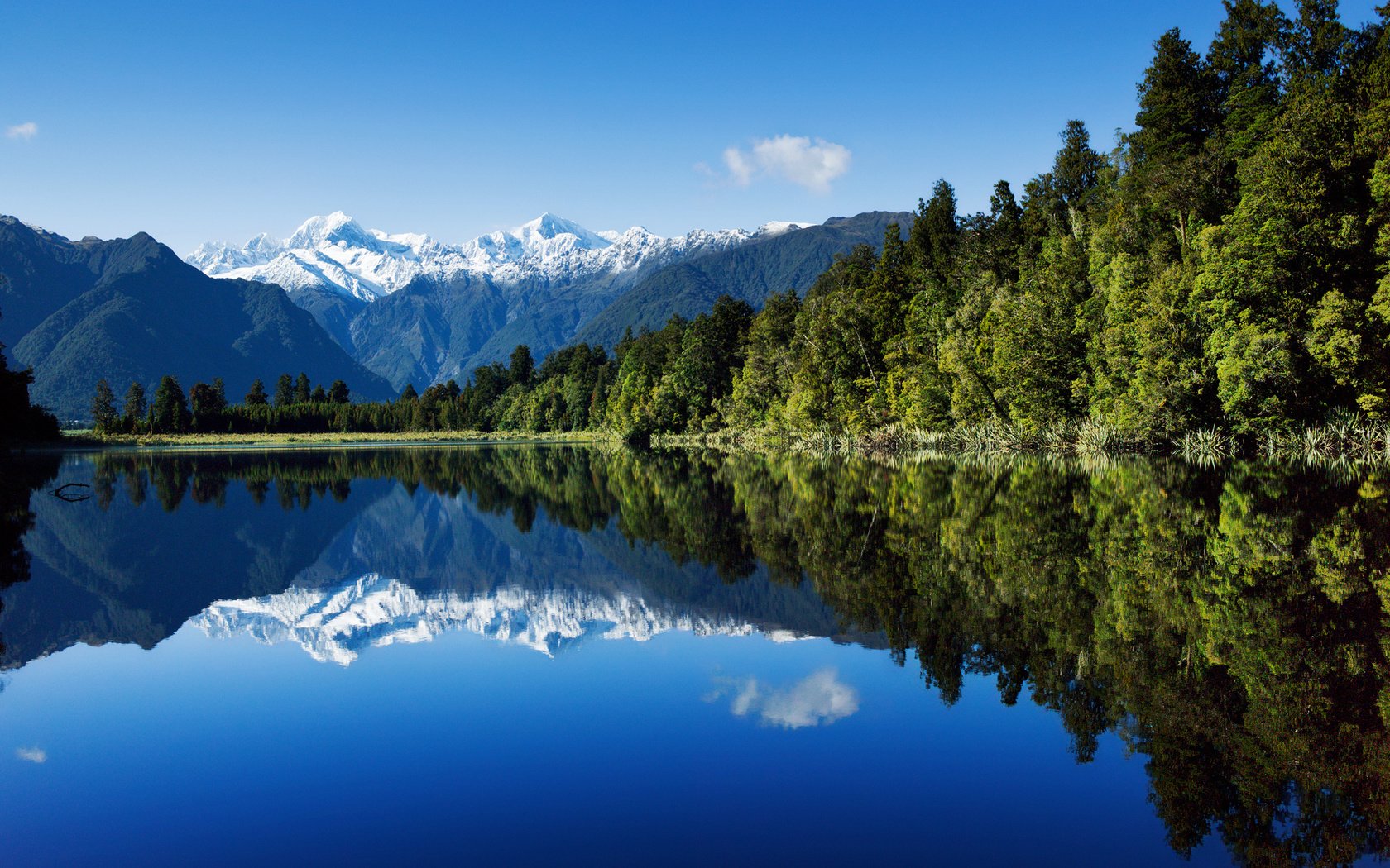 Обои небо, вода, озеро, лес, отражение, гора, новая зеландия, the sky, water, lake, forest, reflection, mountain, new zealand разрешение 1920x1280 Загрузить