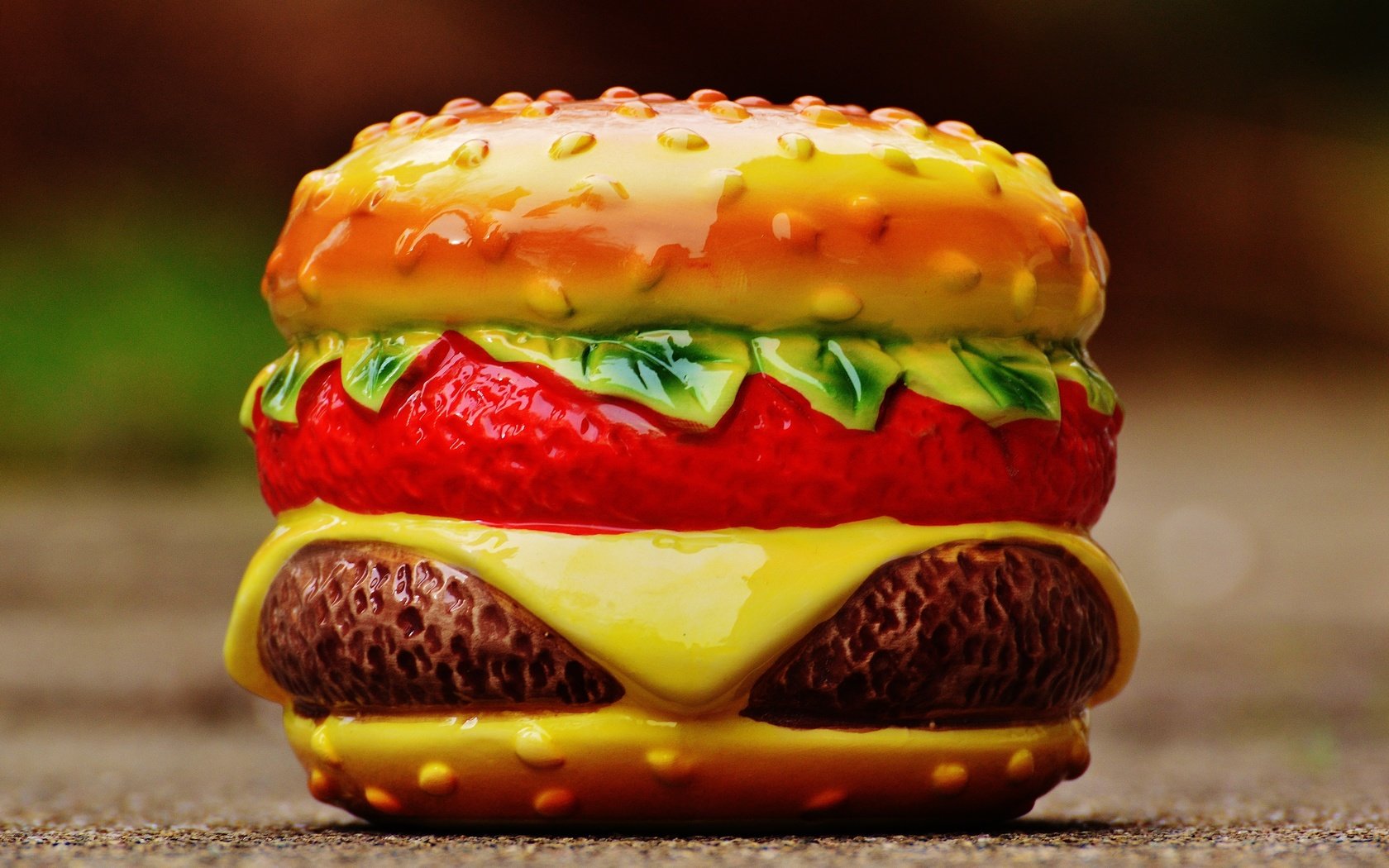 Обои бутерброд, гамбургер, копилка, чизбургер, керамика, sandwich, hamburger, piggy, cheeseburger, ceramics разрешение 5959x3873 Загрузить