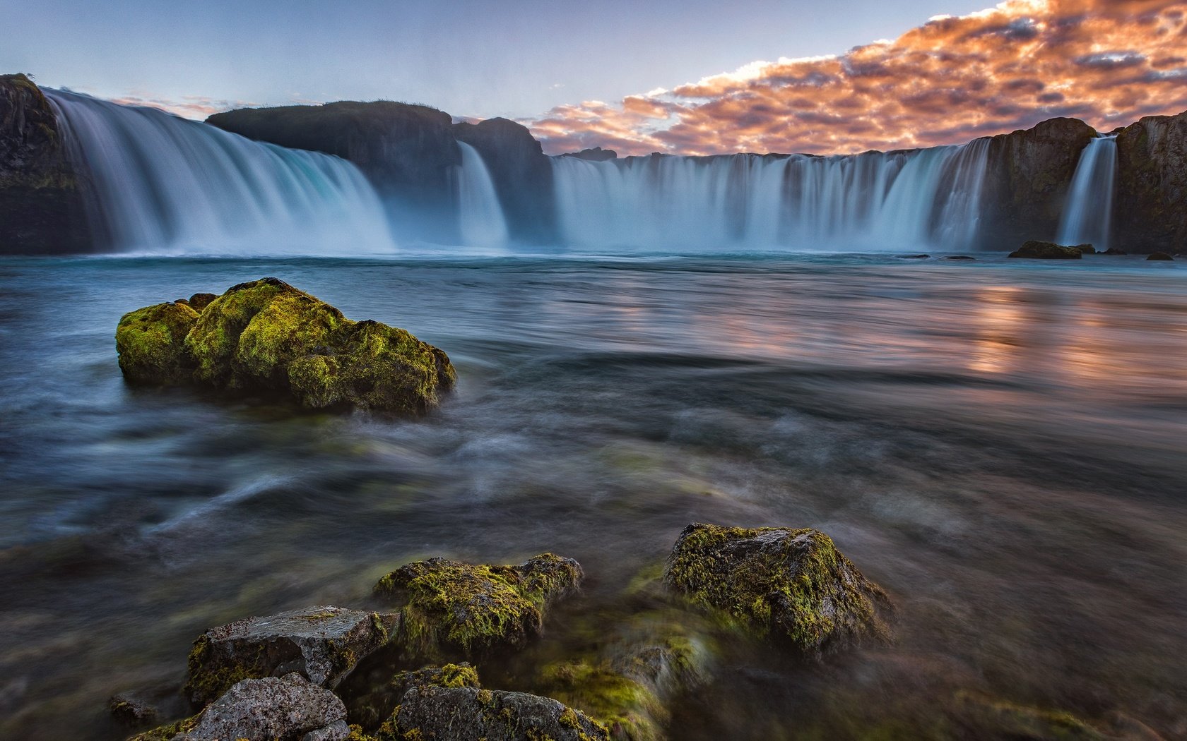 Обои небо, водопад годафосс, облака, вода, природа, камни, водопад, поток, исландия, the sky, clouds, water, nature, stones, waterfall, stream, iceland разрешение 2048x1272 Загрузить