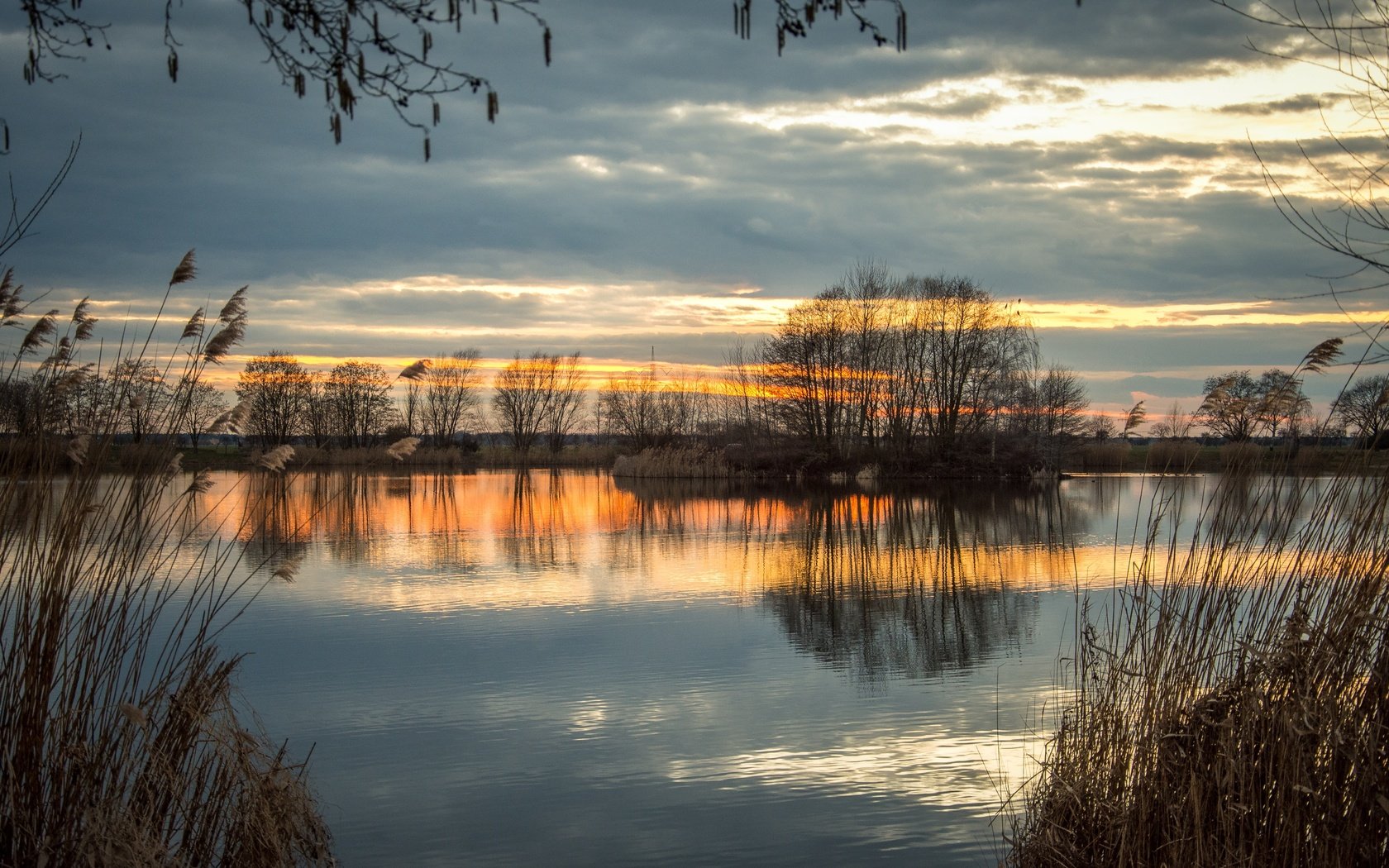 Обои небо, деревья, вечер, река, природа, отражение, осень, the sky, trees, the evening, river, nature, reflection, autumn разрешение 5947x3965 Загрузить