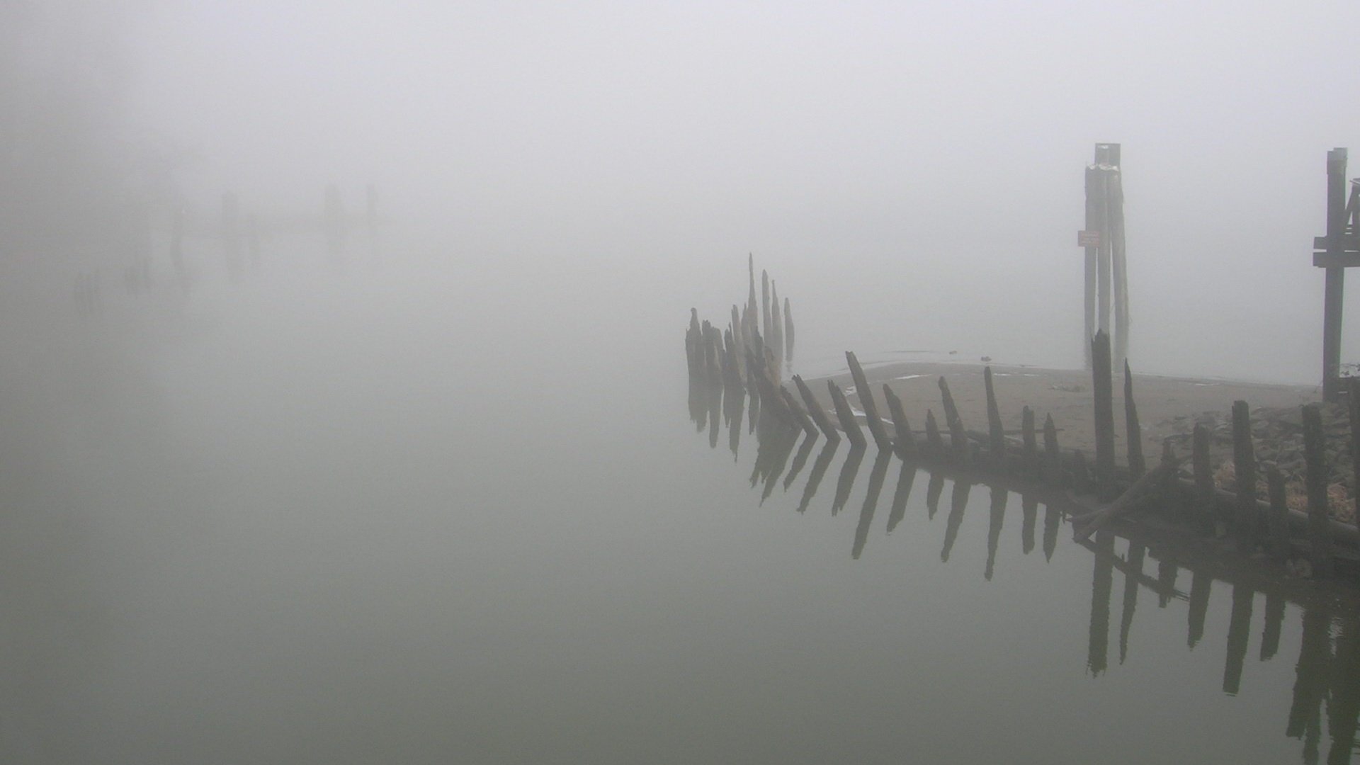 Обои берег, туман, останки, shore, fog, the remains разрешение 1920x1440 Загрузить