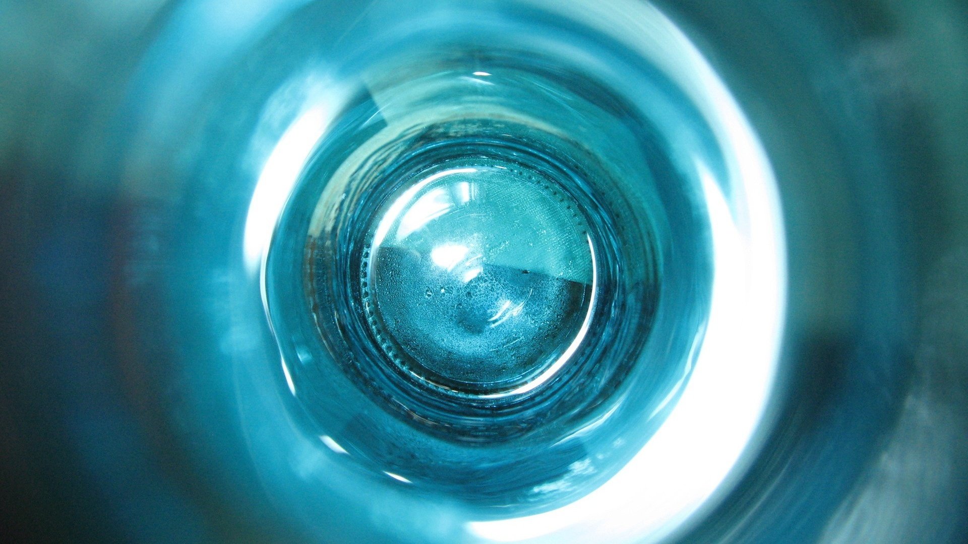 Обои синий, дно, бутылка, blue, the bottom, bottle разрешение 1920x1200 Загрузить