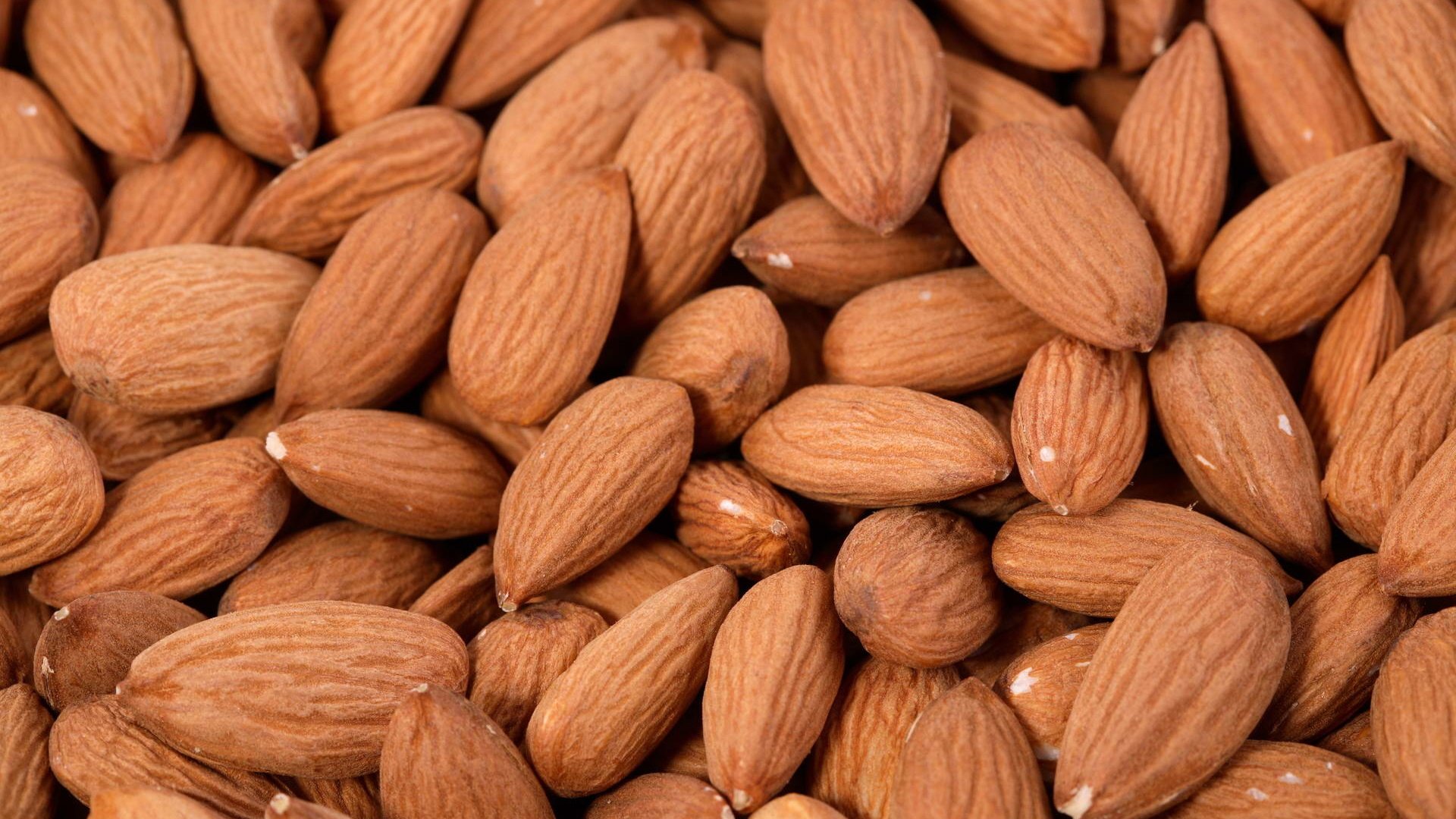 Обои орехи, миндаль, nuts, almonds разрешение 1920x1280 Загрузить