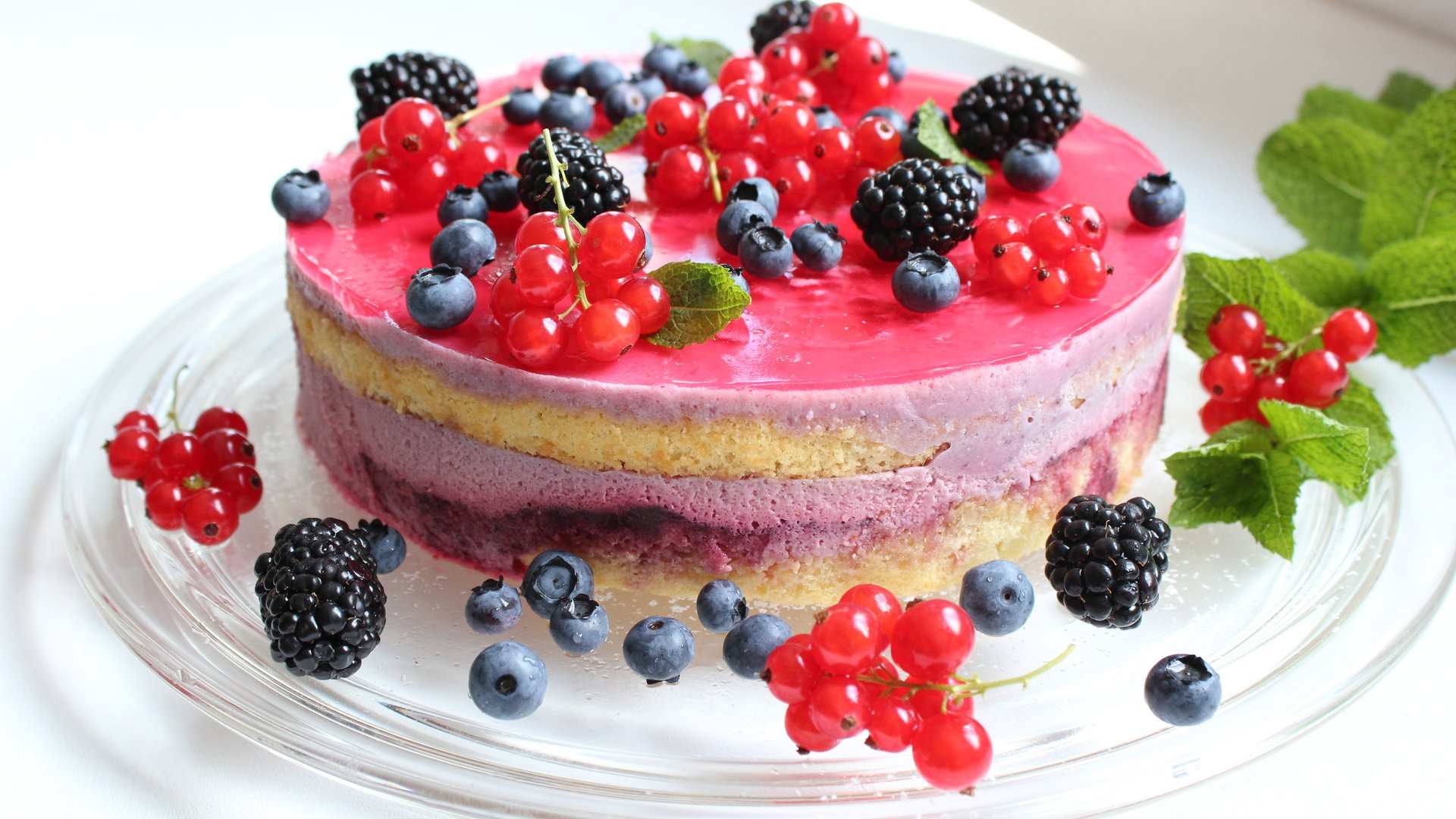 Обои ягоды, черника, сладкое, торт, красная смородина, десерт, ежевика, berries, blueberries, sweet, cake, red currant, dessert, blackberry разрешение 2560x1600 Загрузить