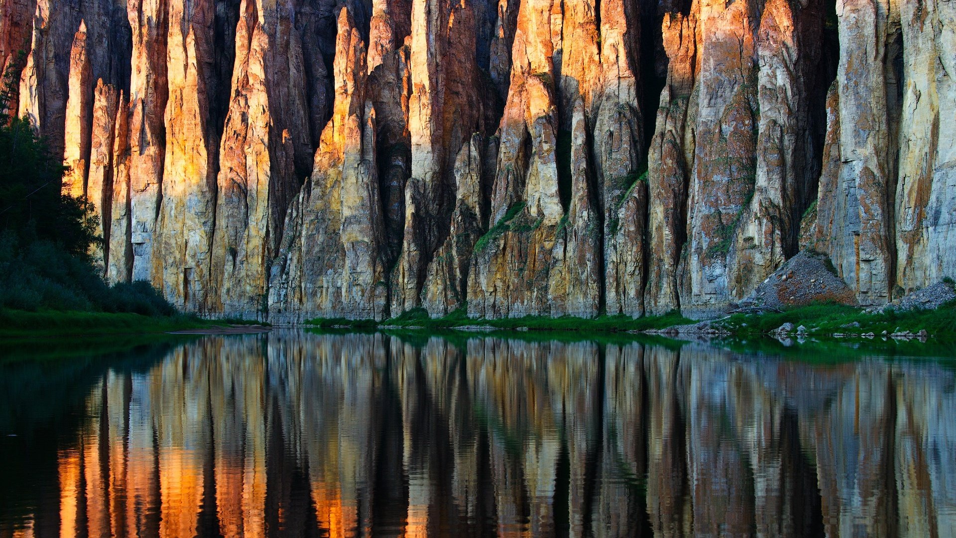 Обои свет, озеро, скалы, природа, отражения, light, lake, rocks, nature, reflection разрешение 1920x1283 Загрузить